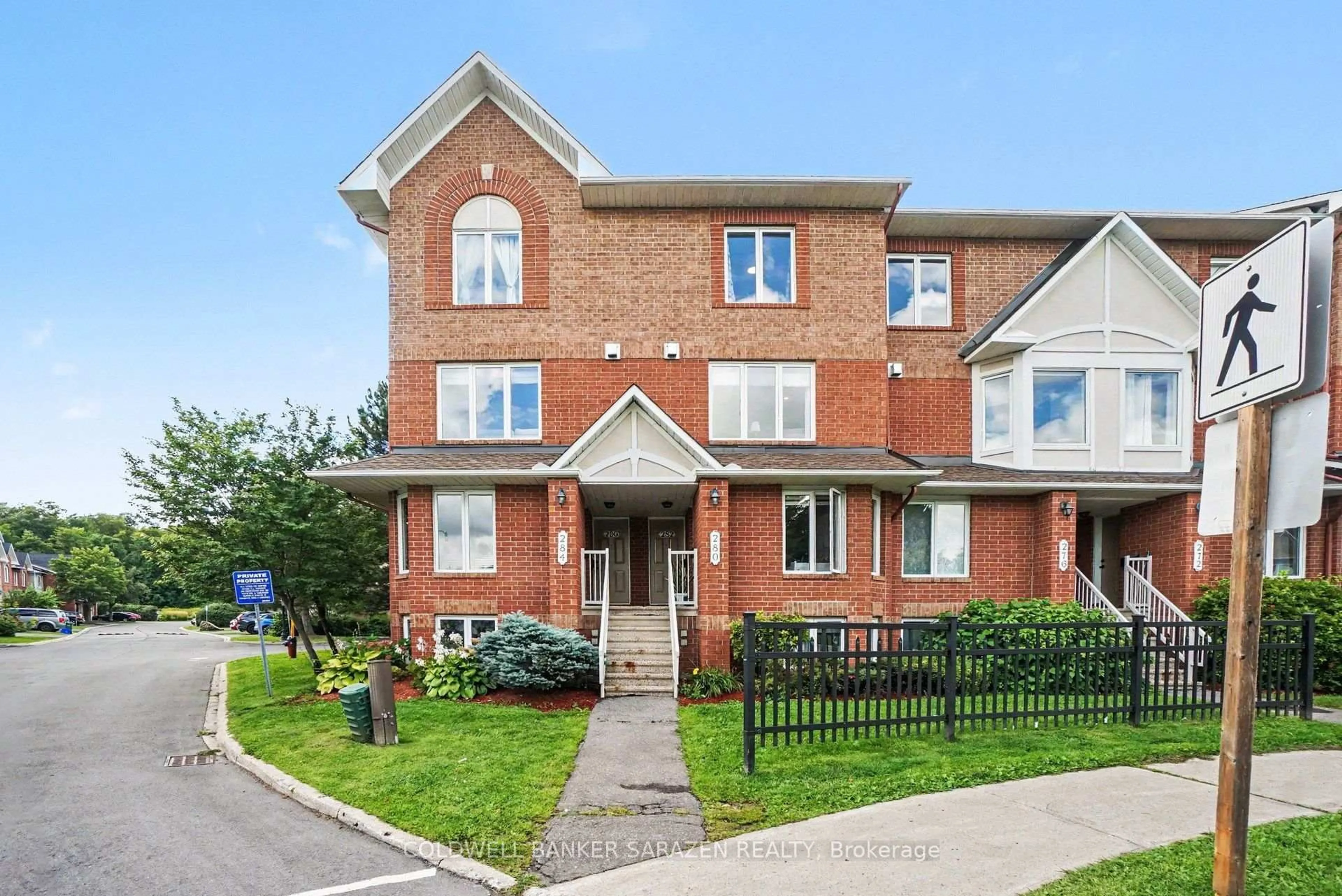 Home with brick exterior material, street for 282 Cresthaven Dr #11, Ottawa Ontario K2G 6W4