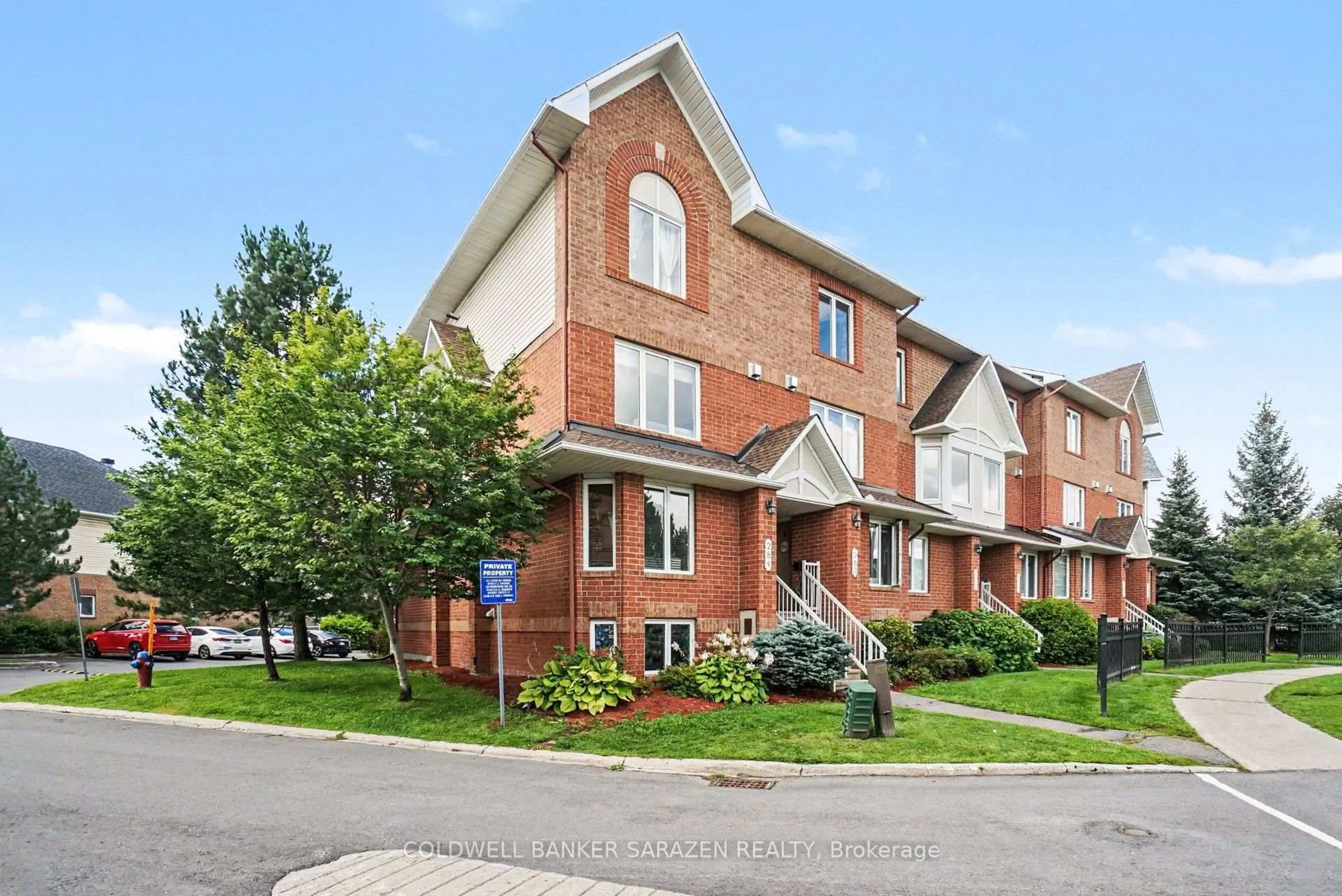 Home with brick exterior material, street for 282 Cresthaven Dr #11, Ottawa Ontario K2G 6W4
