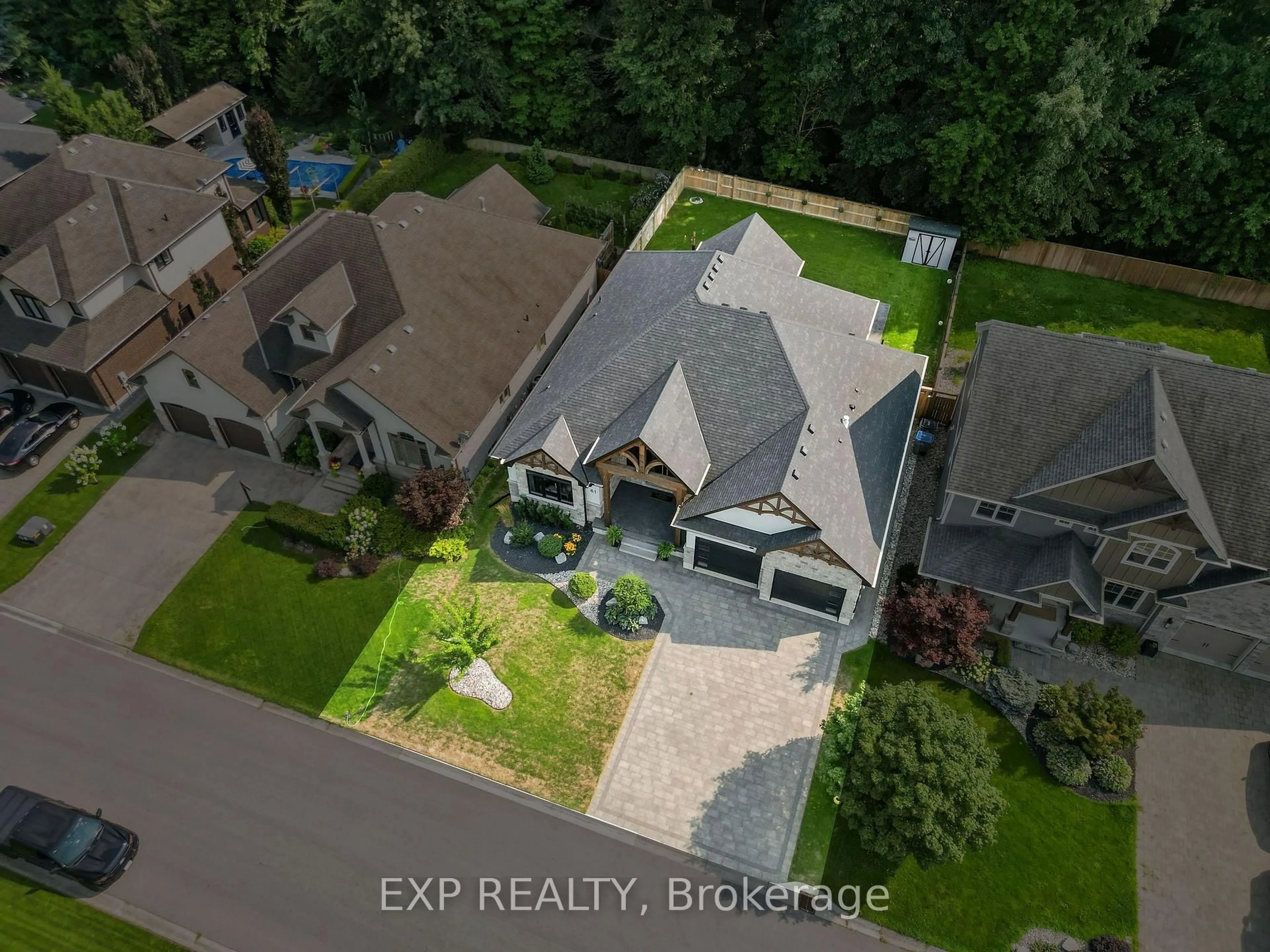 A pic from outside/outdoor area/front of a property/back of a property/a pic from drone, unknown for 61 Ashby Cres, Strathroy-Caradoc Ontario N7G 0A7