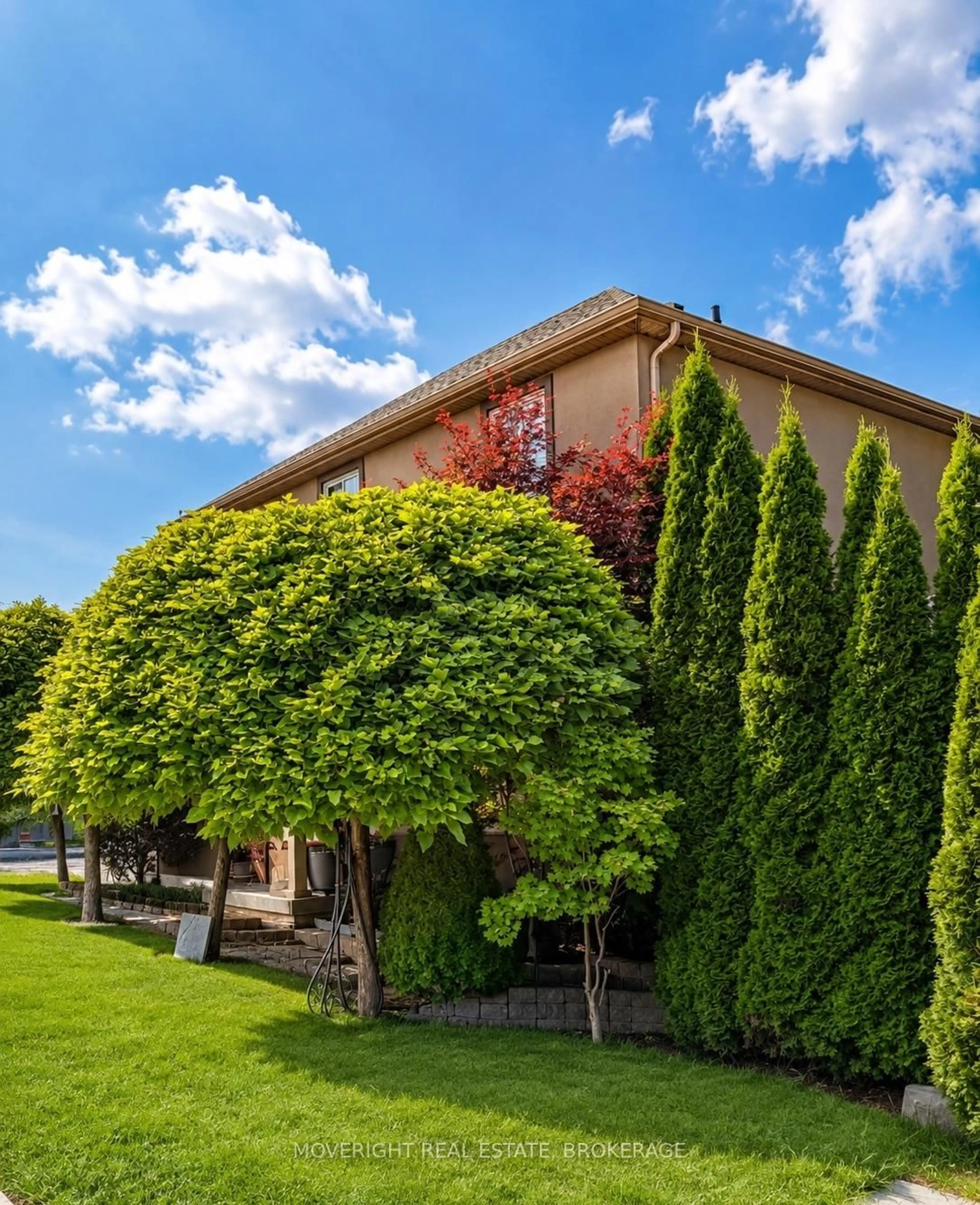 Unknown for 2 Leeson St, St. Catharines Ontario L2V 2R3