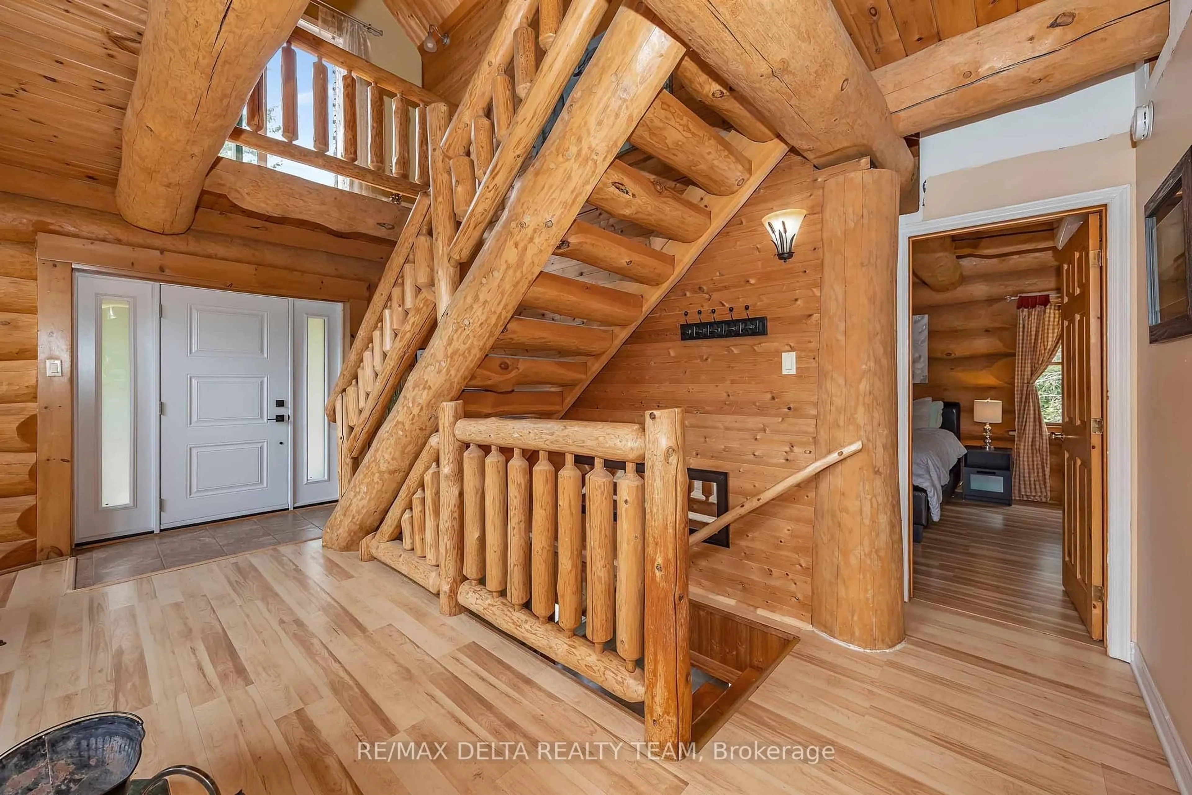Indoor foyer for 107 Corkery Woods Dr, Carp Ontario K0A 1L0