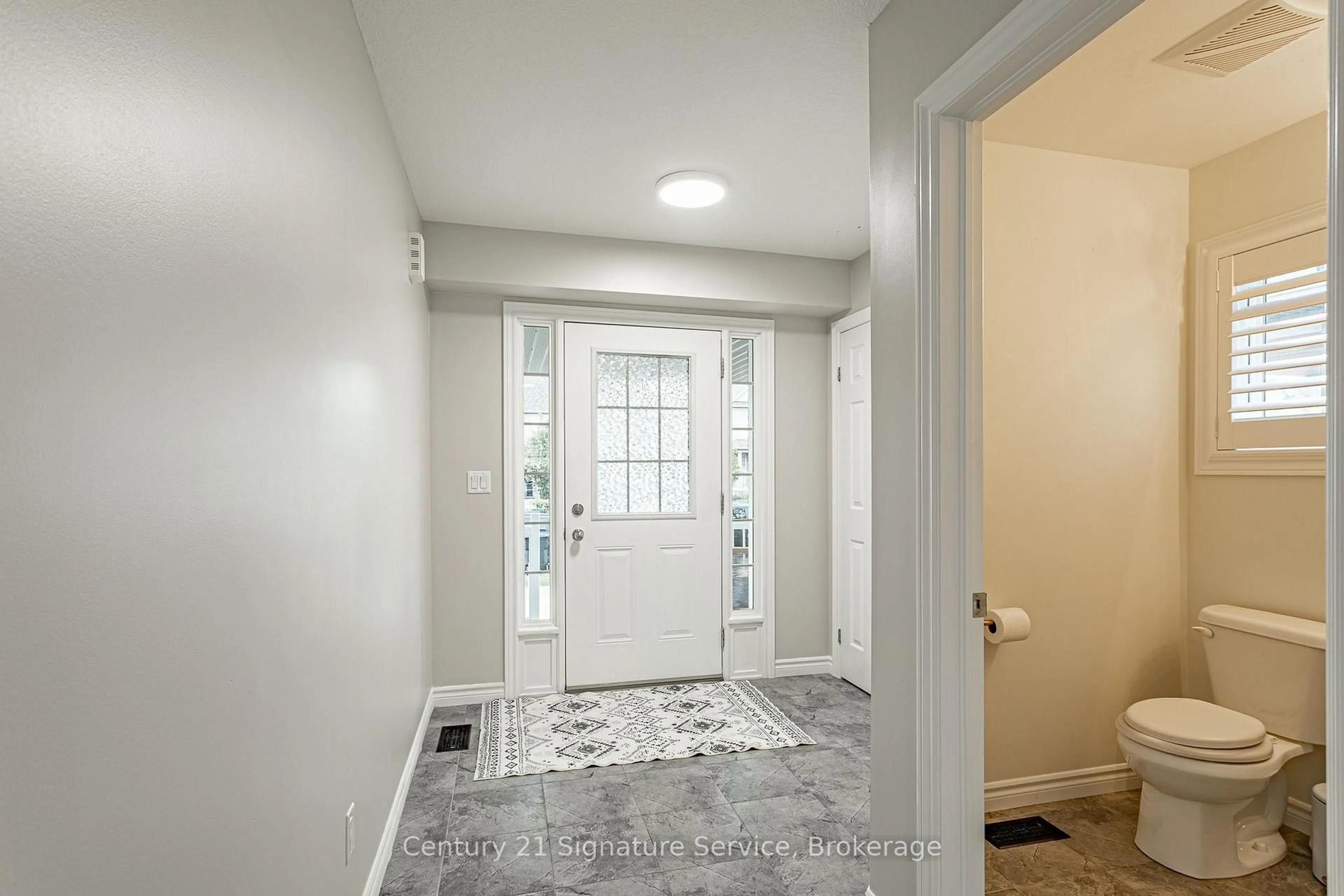 Indoor entryway for 27 Freer Dr, North Dumfries Ontario N0B 1E0