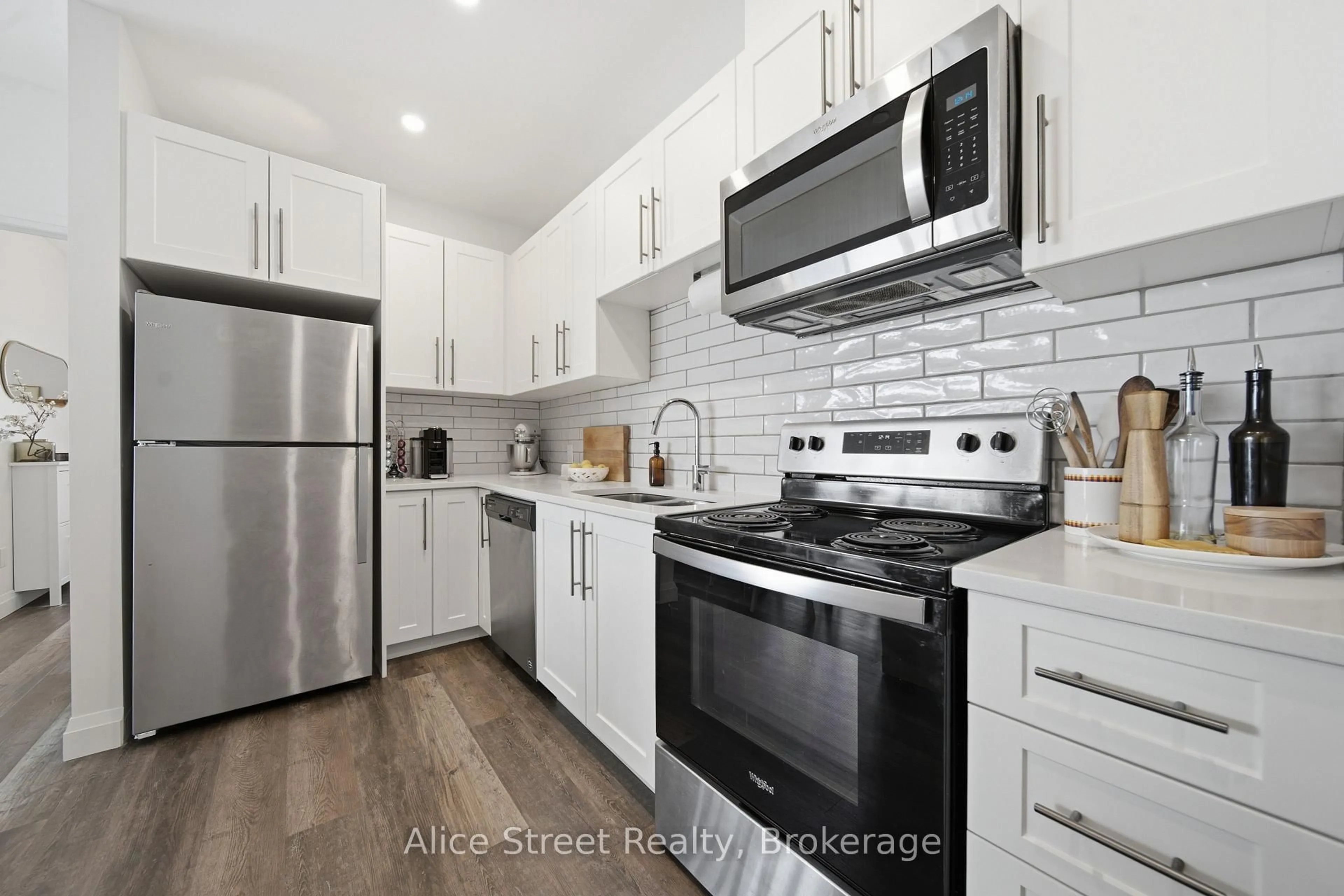 Open concept kitchen, unknown for 332 Gosling Gardens, Guelph Gdns #2, Guelph Ontario N1L 0P8