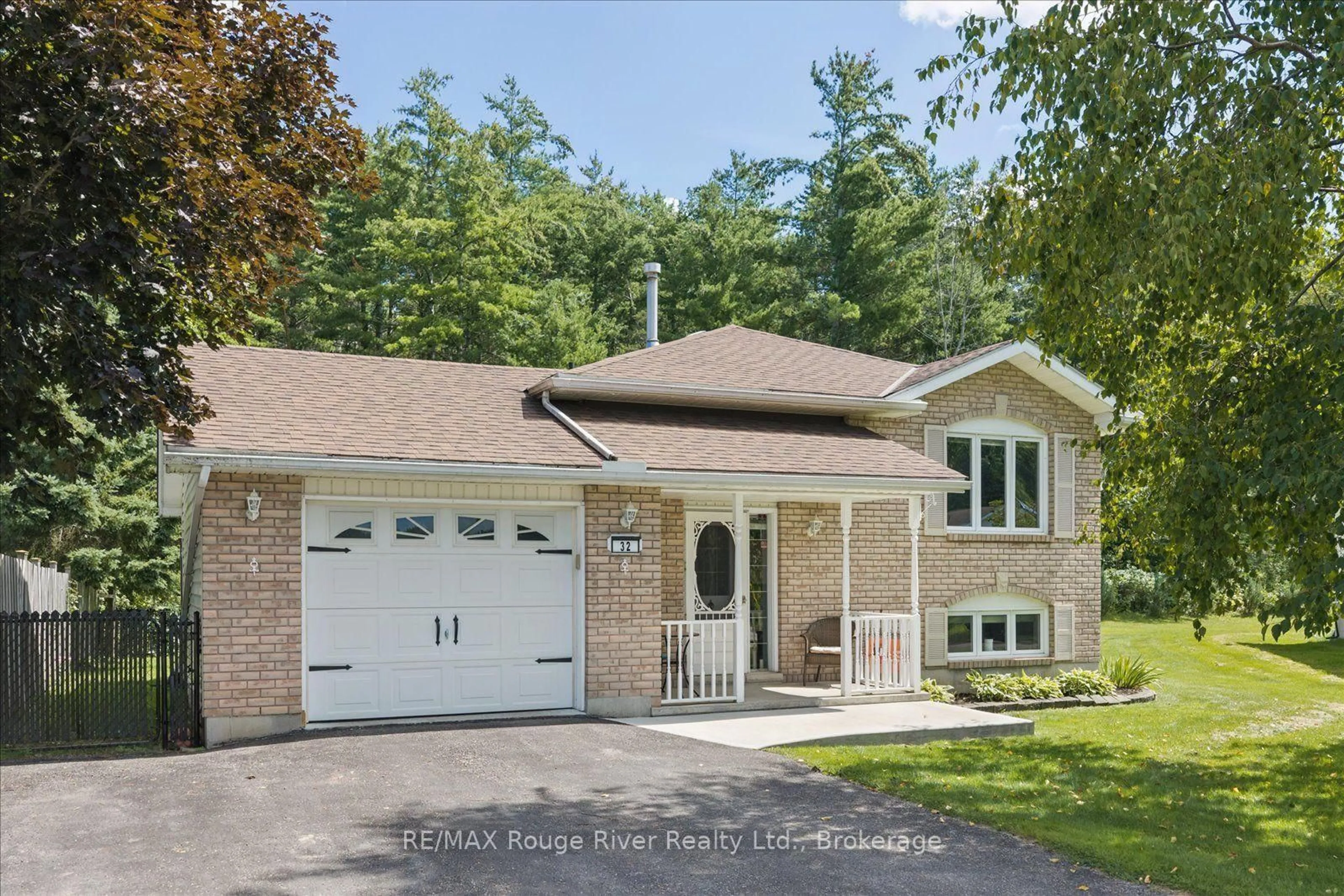 Home with brick exterior material, street for 32 South Maloney St, Limoges Ontario K0K 2M0