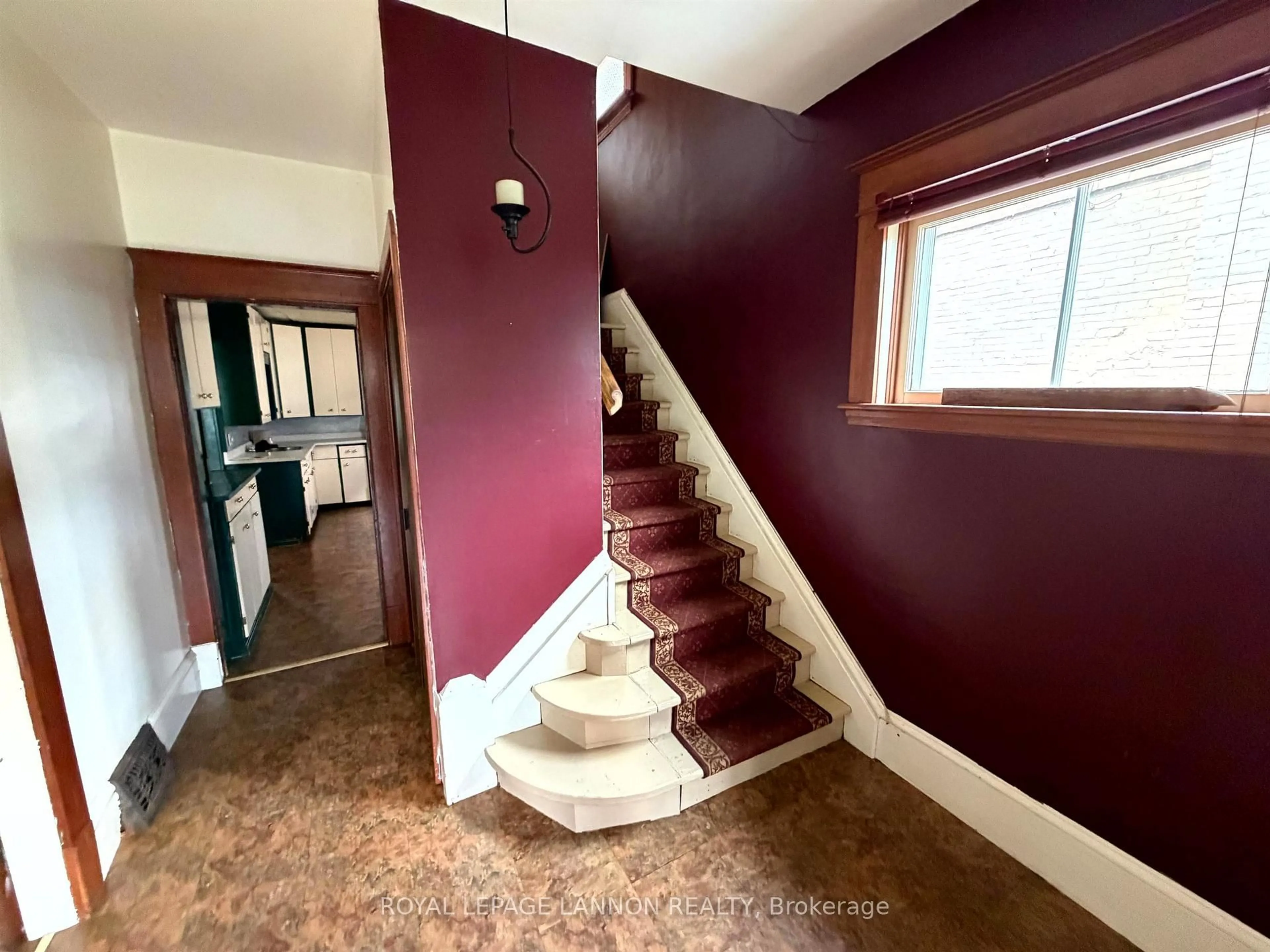 Unknown for 207 Norah St, Thunder Bay Ontario P7E 1N5