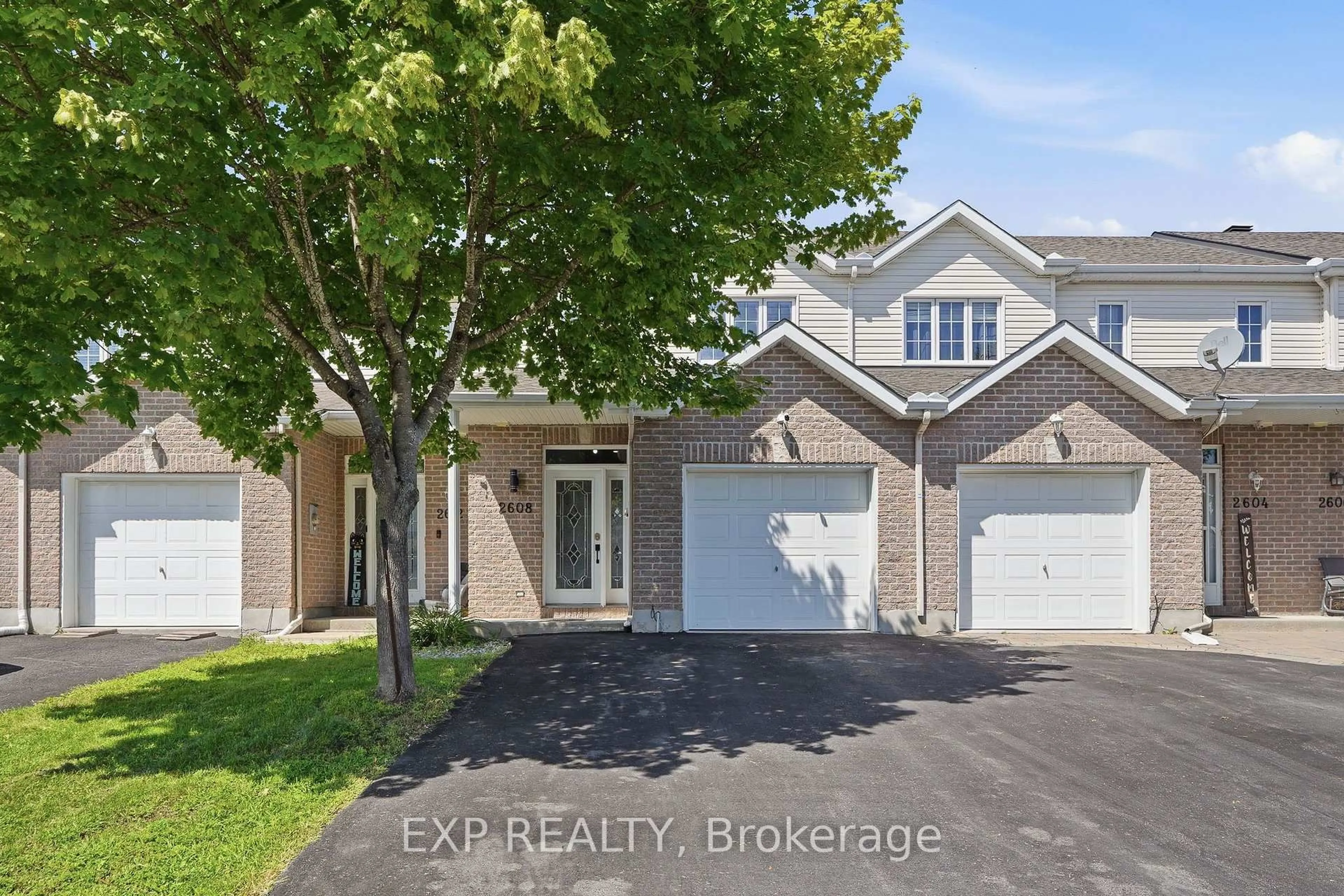 A pic from outside/outdoor area/front of a property/back of a property/a pic from drone, street for 2608 Raymond St, Clarence-Rockland Ontario K4K 0B6