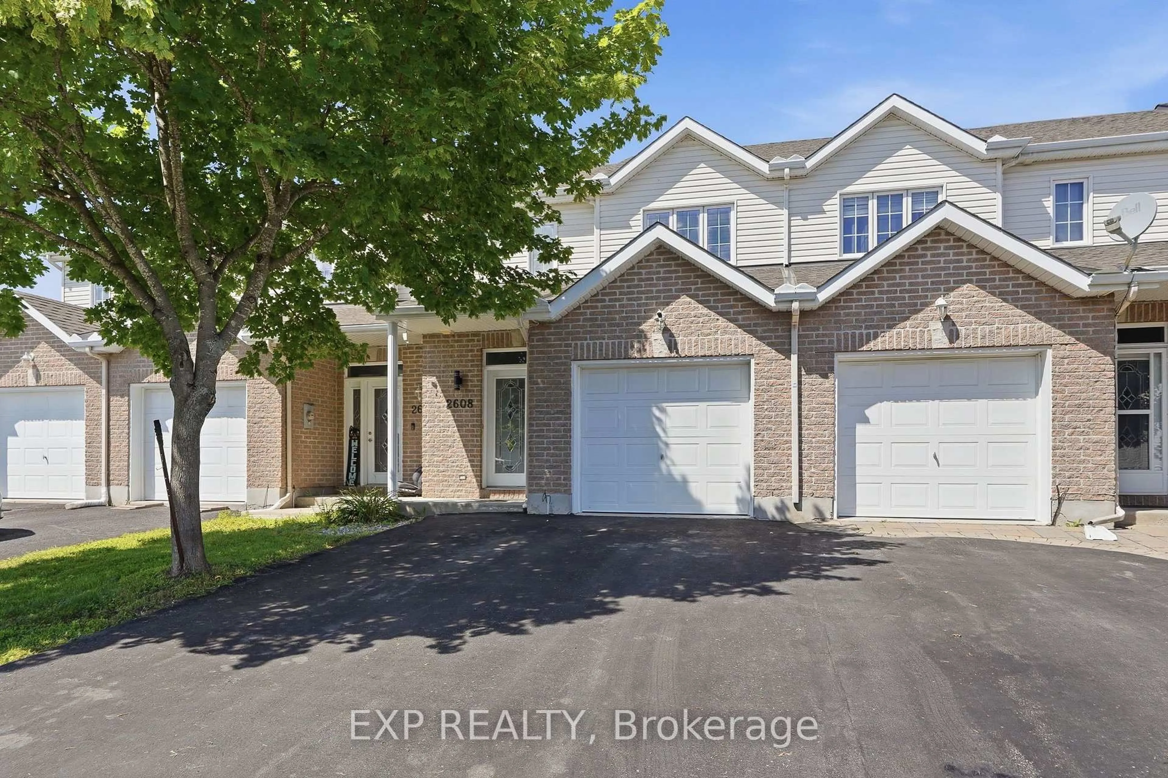 A pic from outside/outdoor area/front of a property/back of a property/a pic from drone, street for 2608 Raymond St, Clarence-Rockland Ontario K4K 0B6