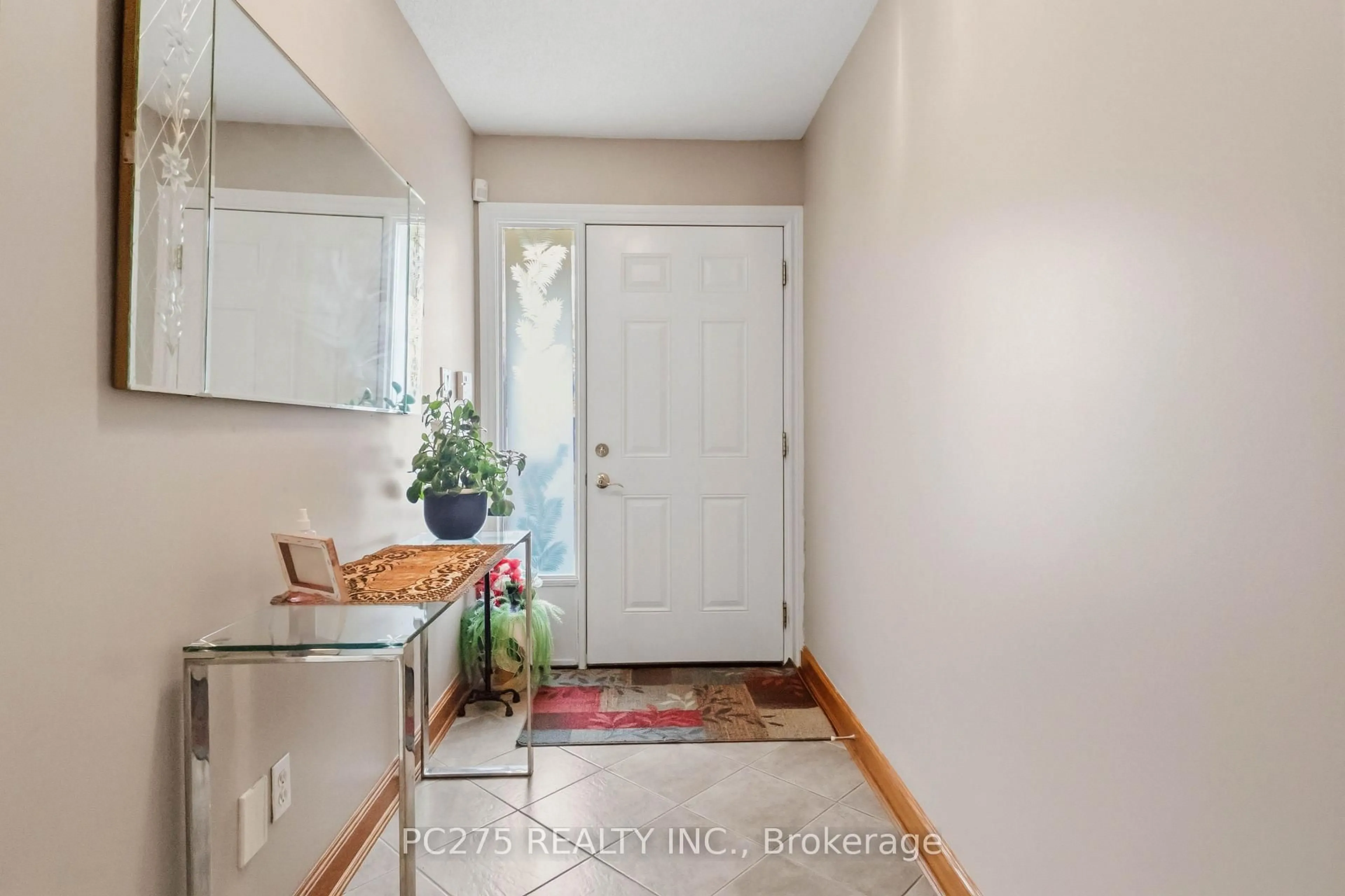 Indoor entryway for 1241 Beaverbrook Ave #72, London North Ontario N6H 5P1