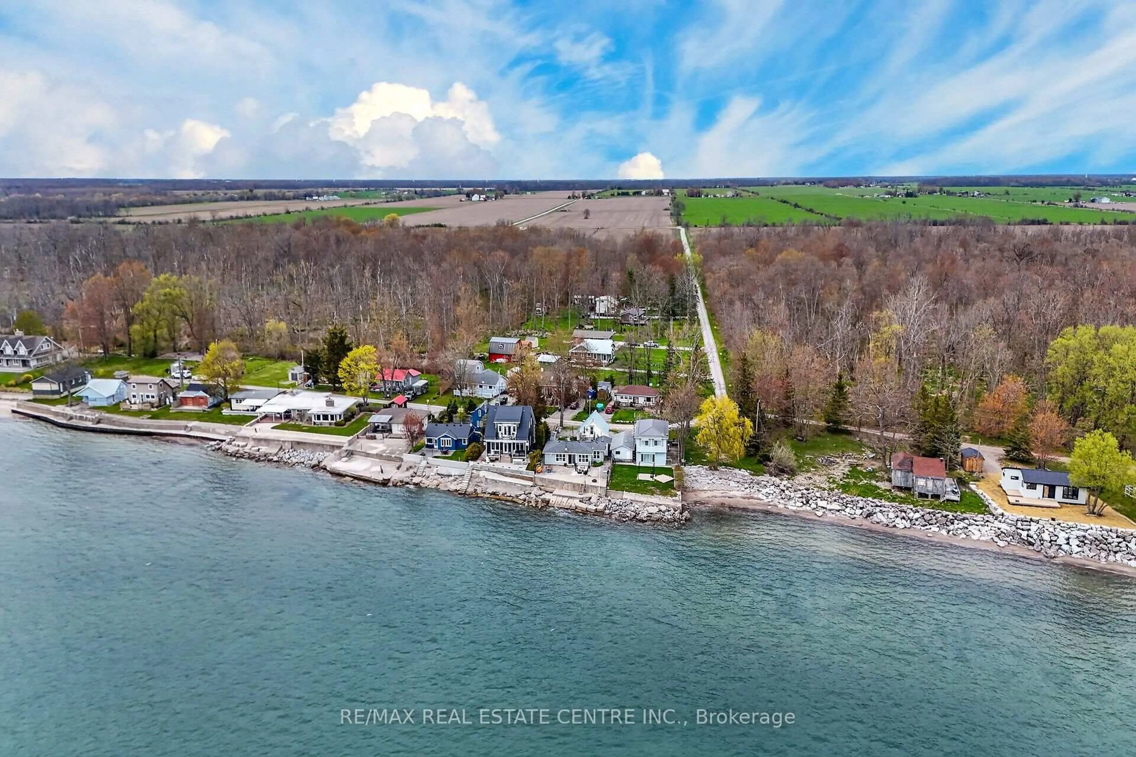 A pic from outside/outdoor area/front of a property/back of a property/a pic from drone, water/lake/river/ocean view for 277 Baygrove Line, Haldimand Ontario N1A 2W8