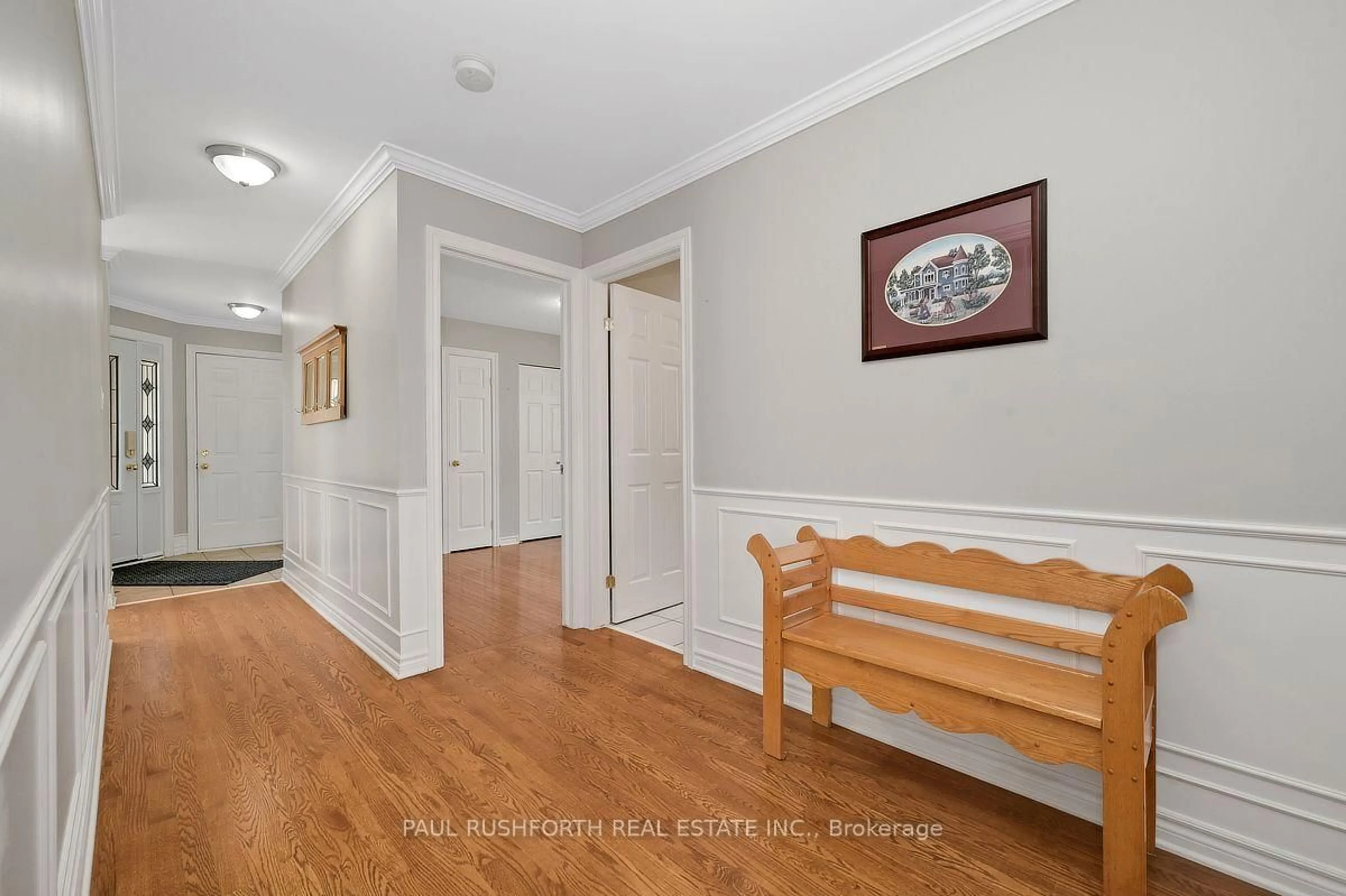 Indoor entryway for 1025 Valin St, Ottawa Ontario K4A 4X7