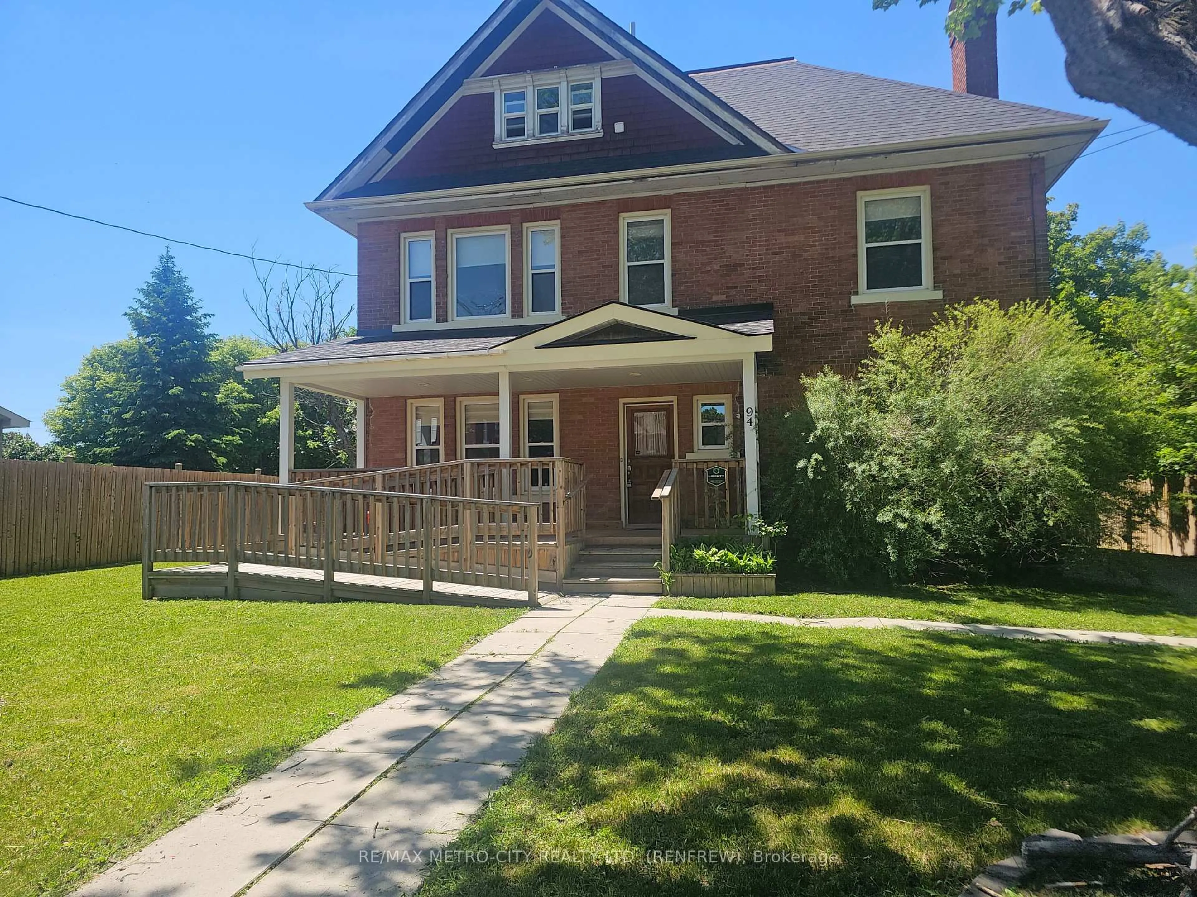 Home with brick exterior material, street for 94 Argyle St, Renfrew Ontario K7V 1S9