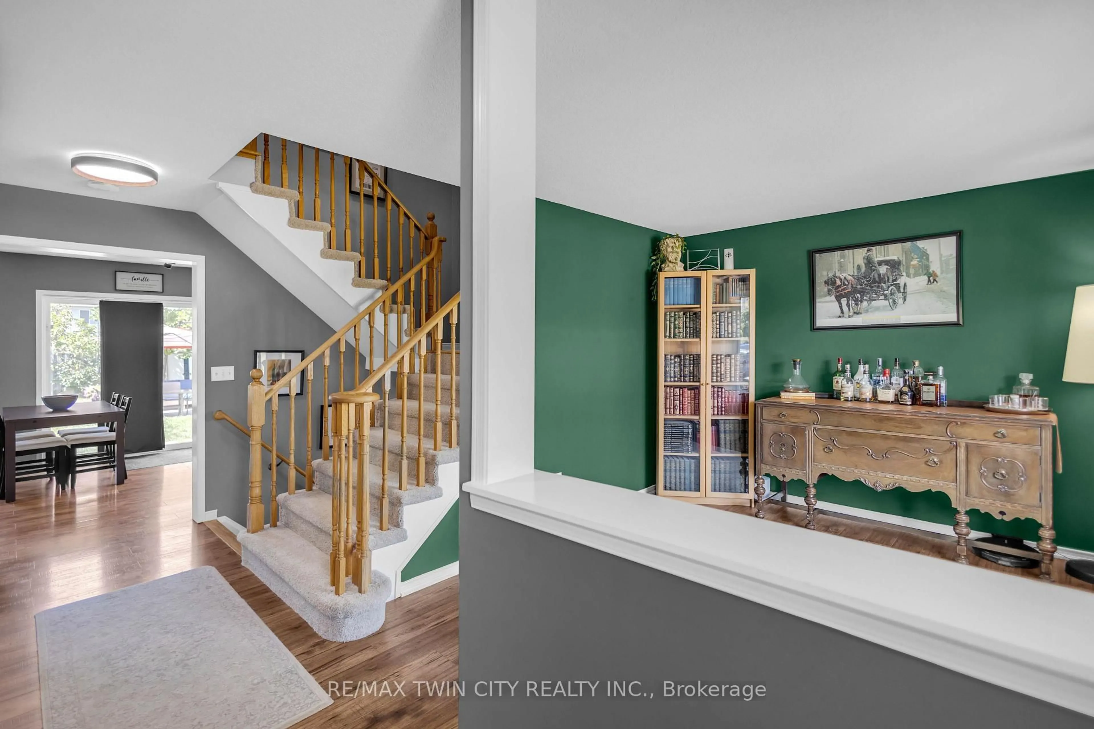 Indoor entryway for 30 Stowe Terr, Brantford Ontario N3T 6P2