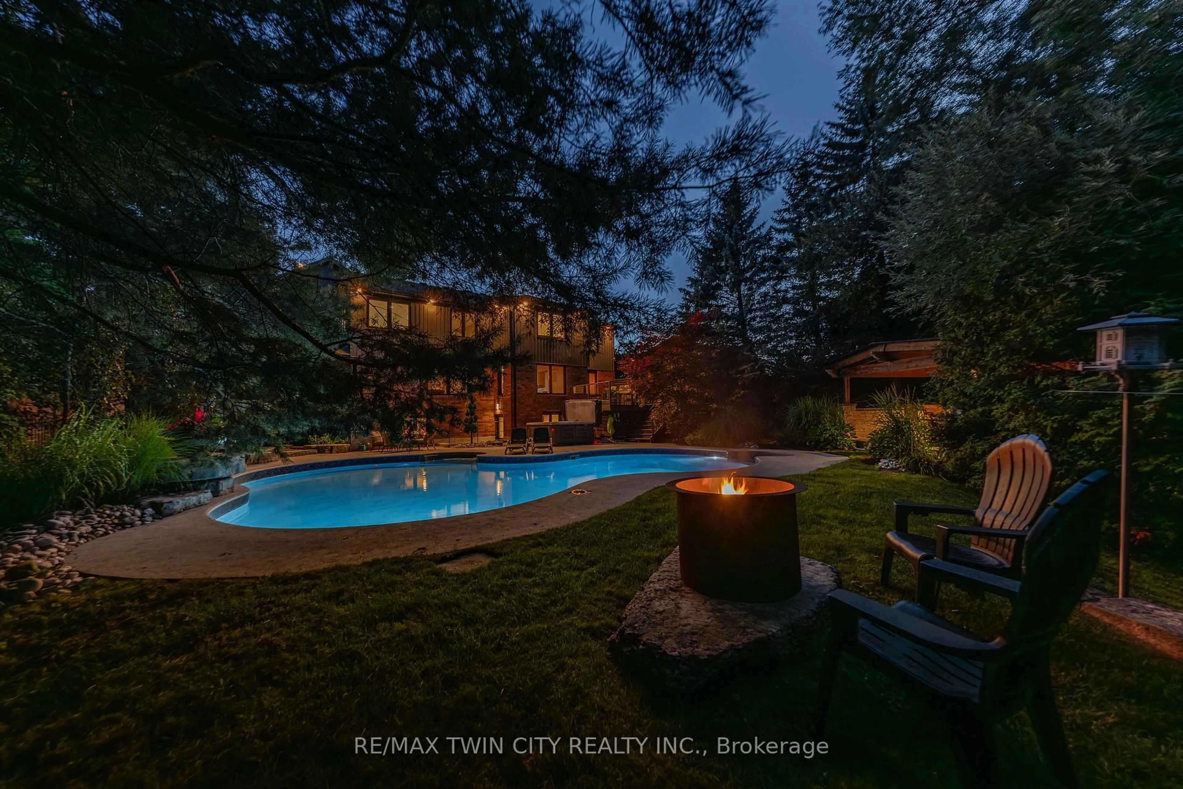 Pool for 50 Roehampton Crt, Kitchener Ontario N2A 3L1