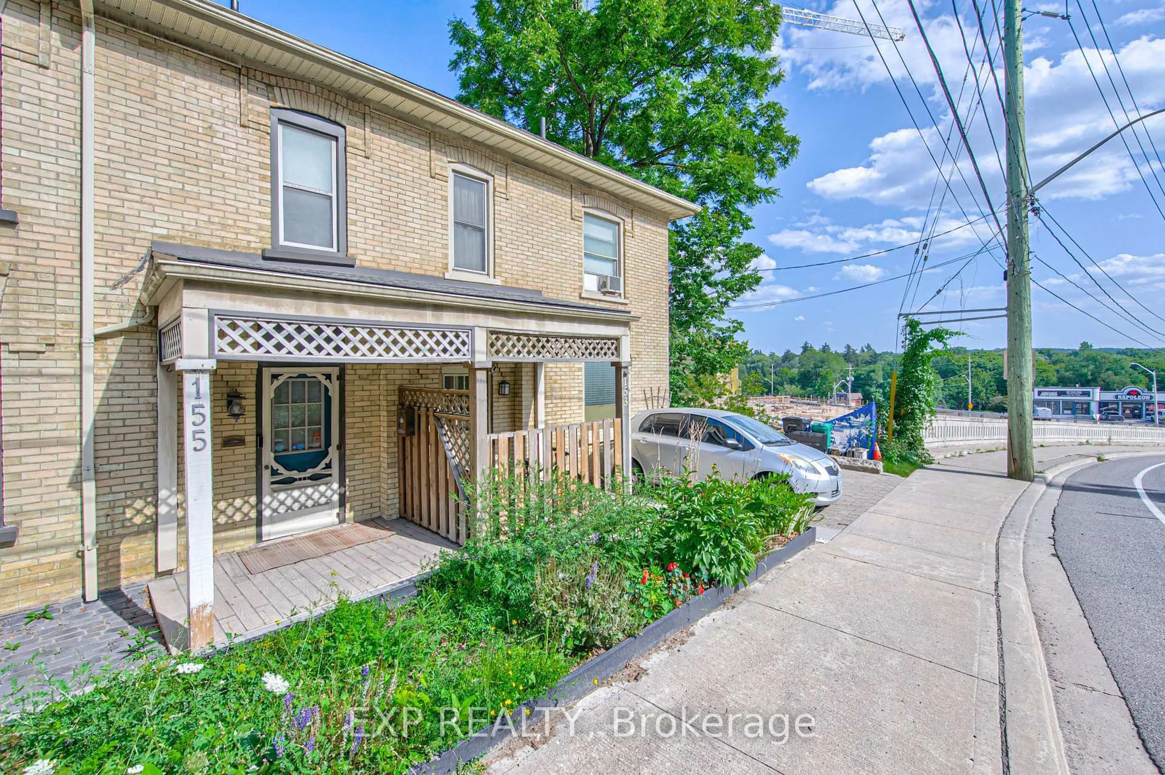 A pic from outside/outdoor area/front of a property/back of a property/a pic from drone, street for 153 Fountain St, Cambridge Ontario N3H 1H7