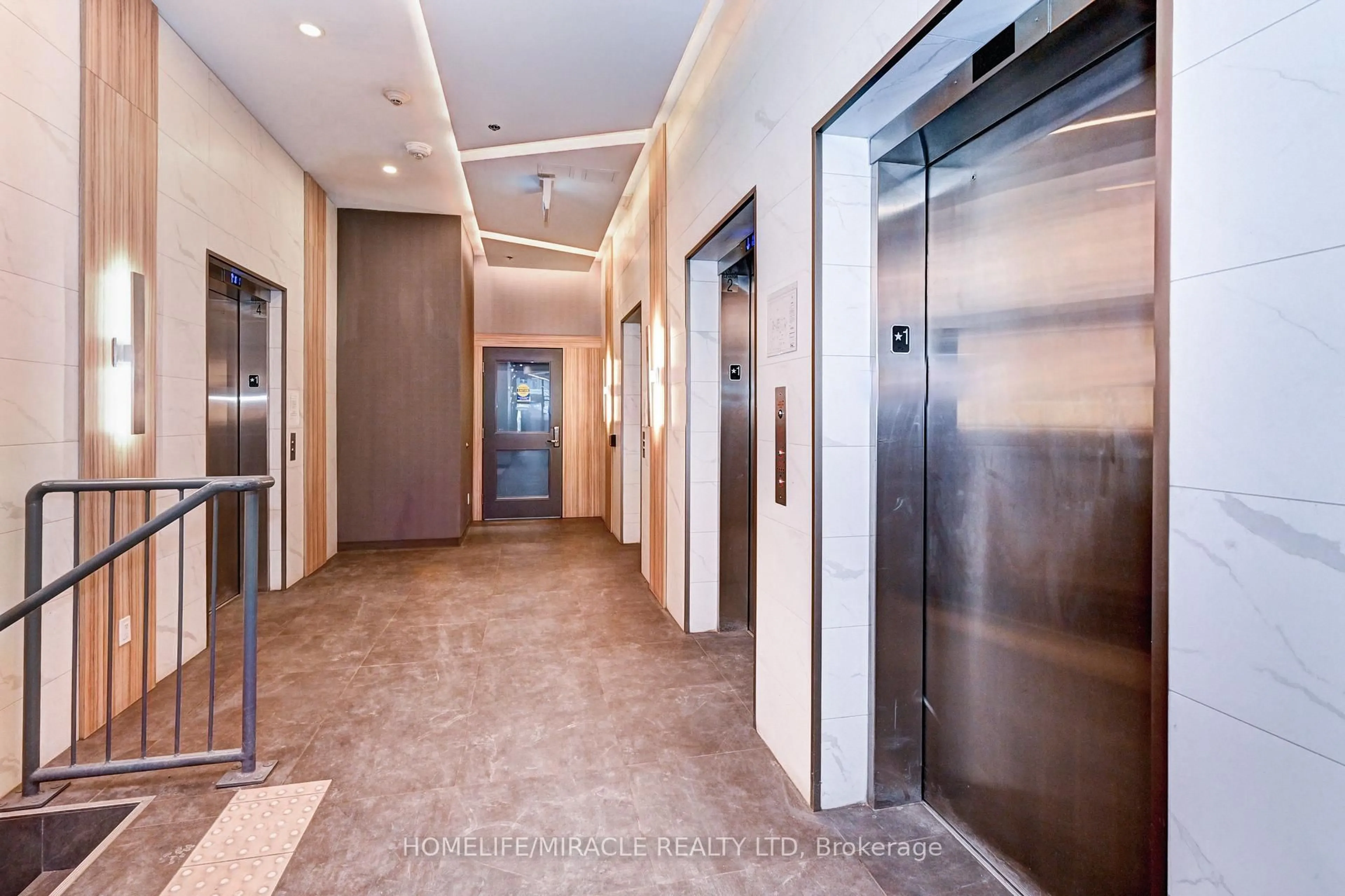 Indoor foyer for 60 Frederick St #1213, Kitchener Ontario N2C 0H7