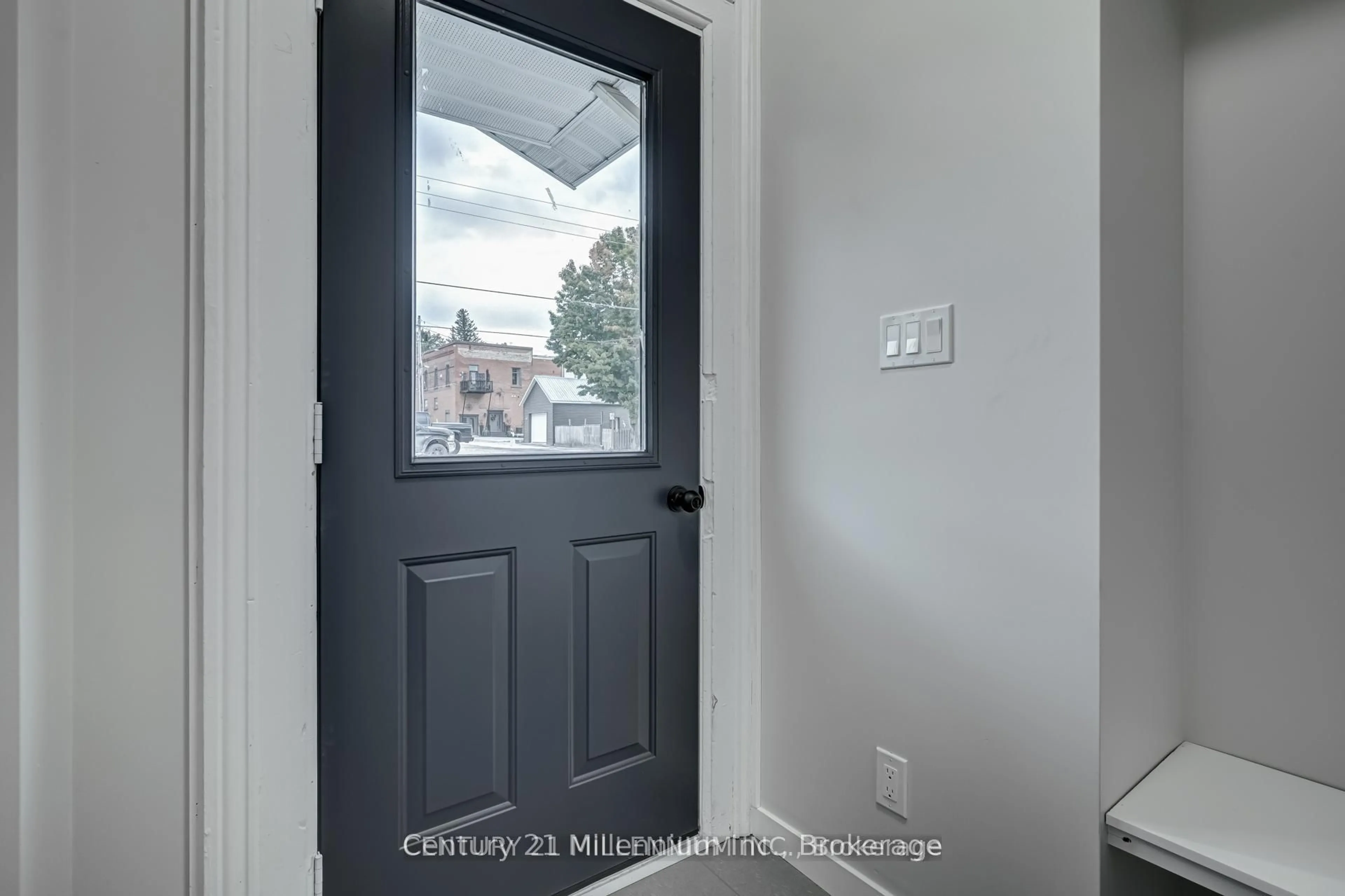 Indoor entryway for 276 Edward St, North Huron Ontario N0G 2W0