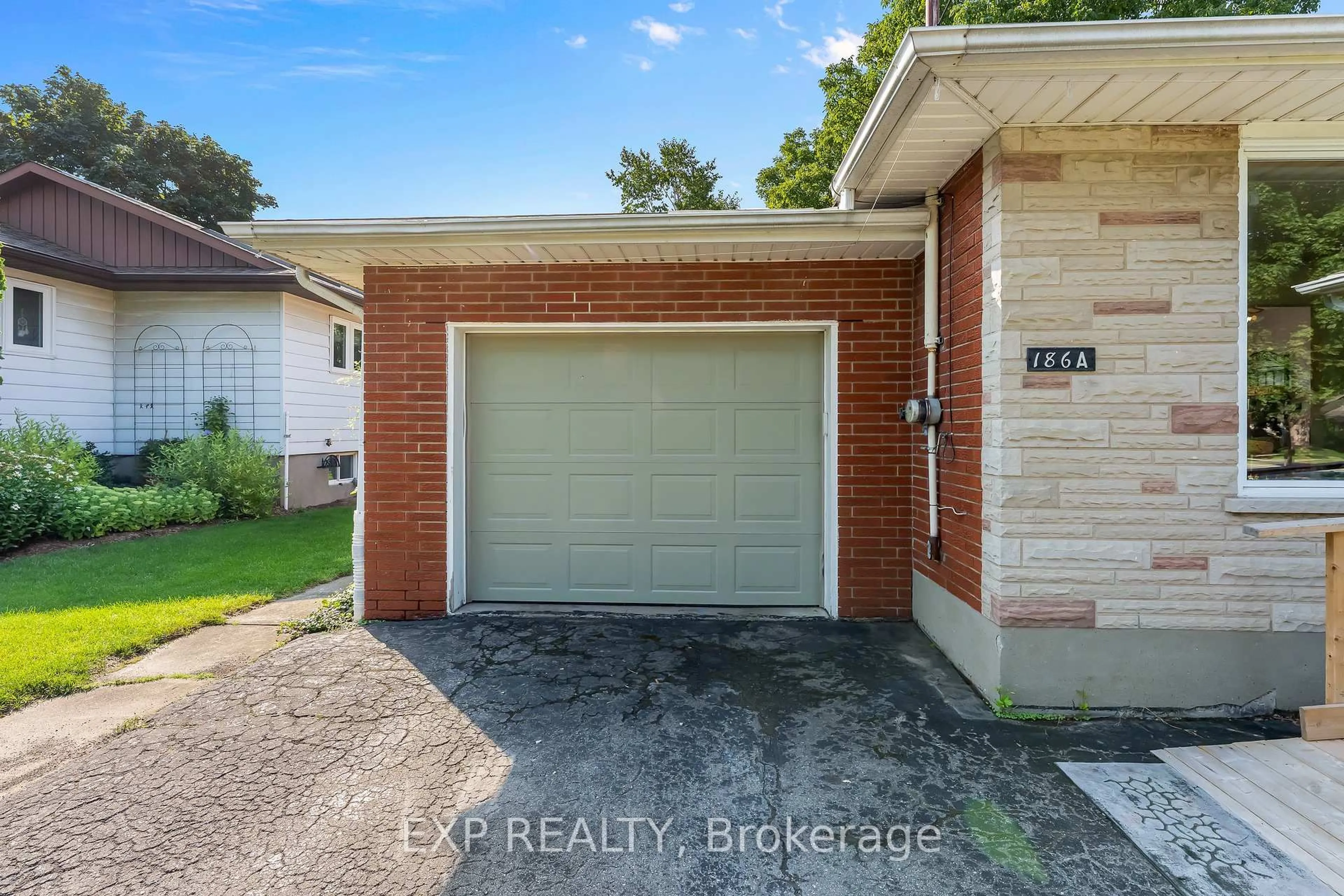 Unknown for 186A Lakeshore Rd, St. Catharines Ontario L2N 2V3