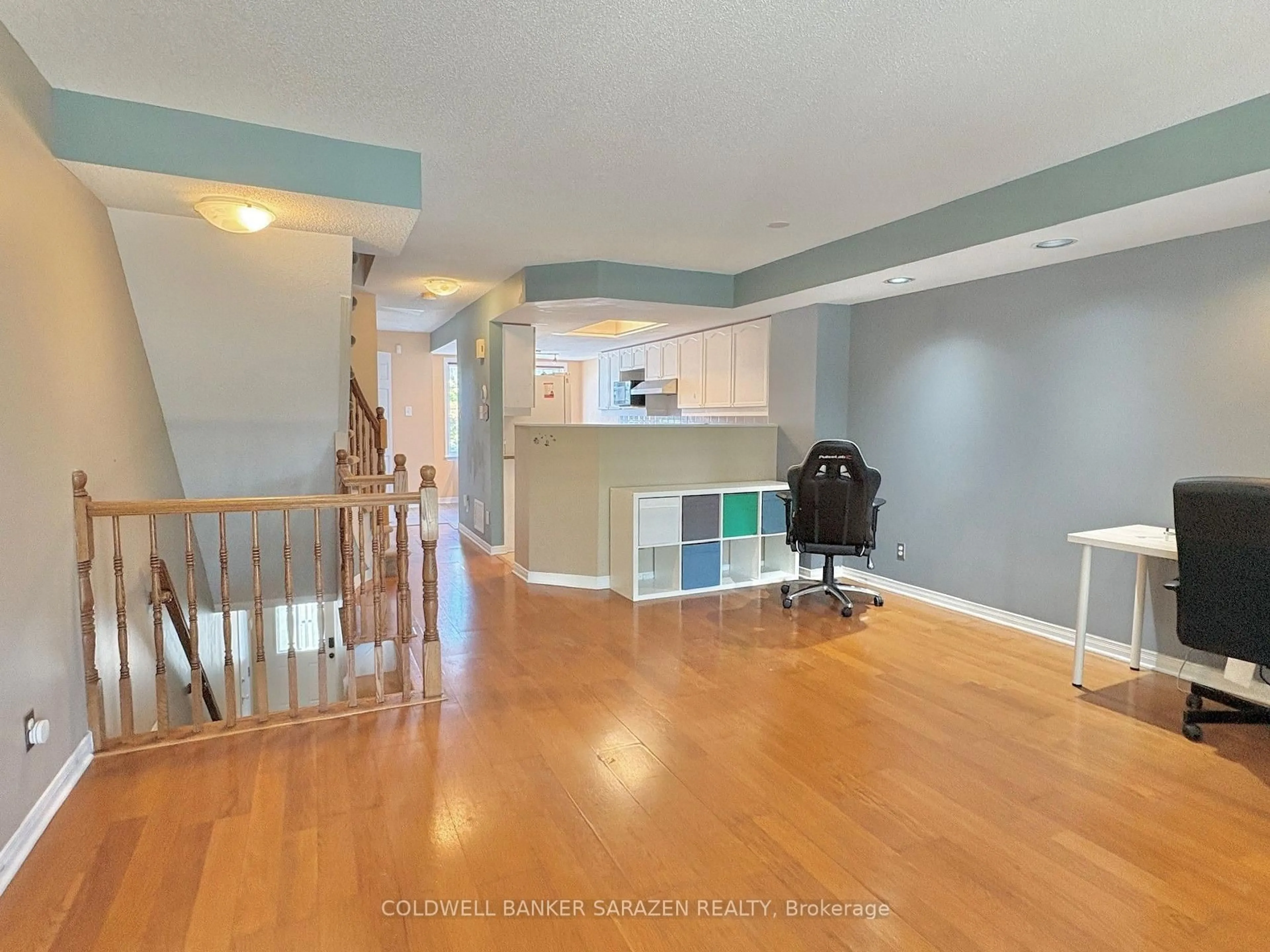 Unknown for 112 Centrepointe Dr #F, Ottawa Ontario K2G 6K3