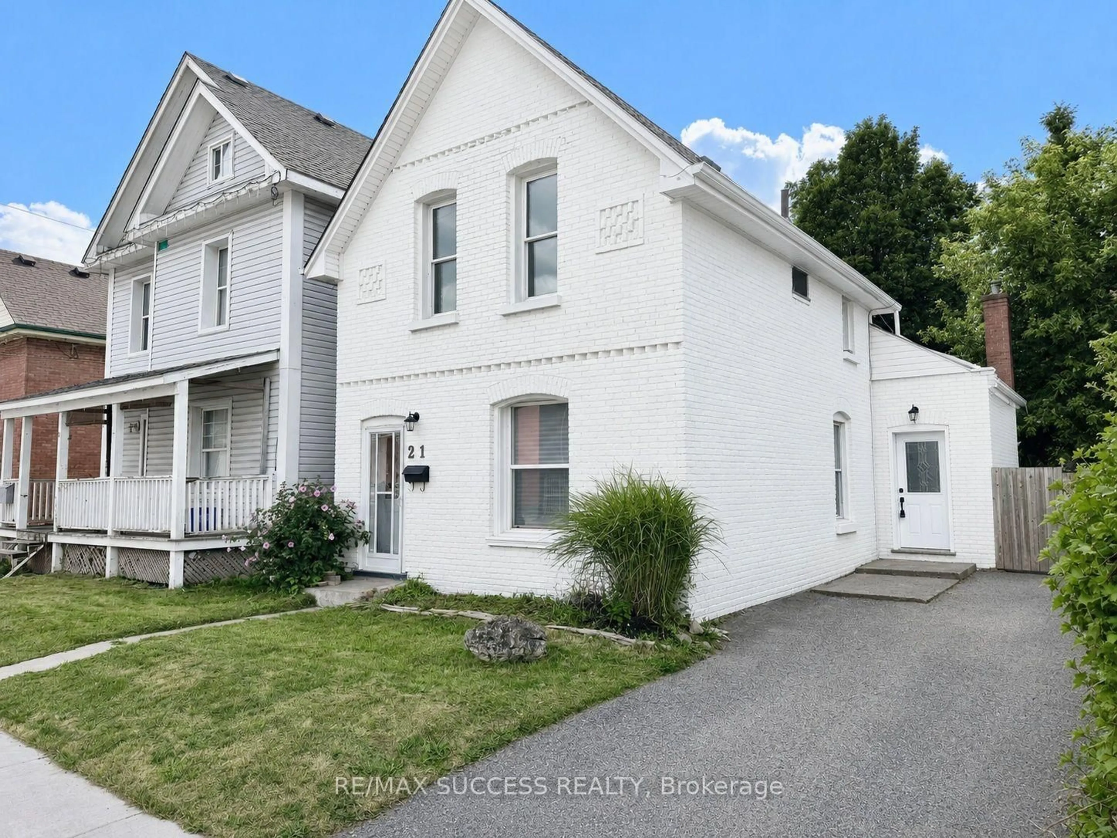 Unknown for 21 Webling St, Brantford Ontario N3S 2S8
