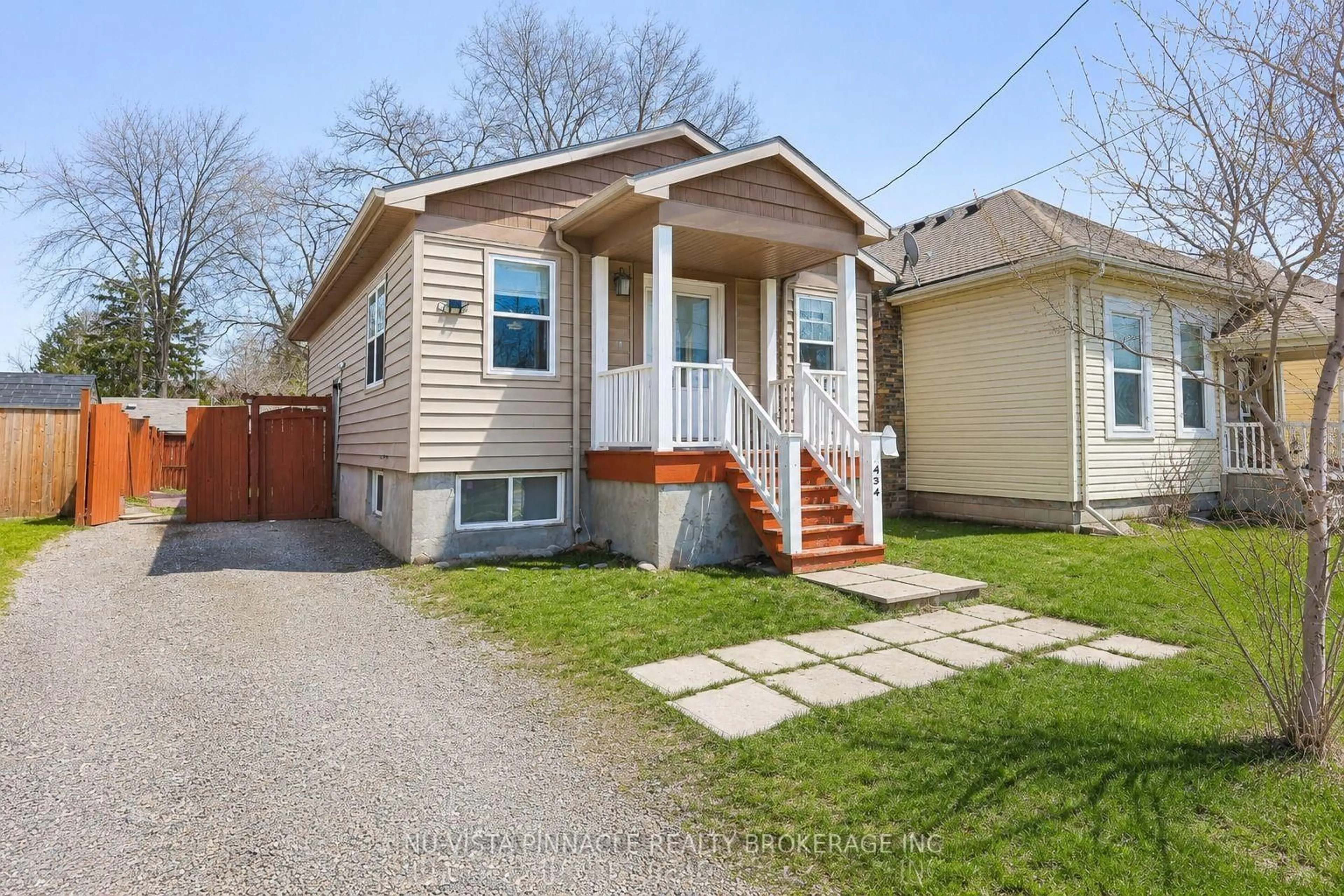 Home with vinyl exterior material, street for 434 Egerton St, London East Ontario N5W 3Z4