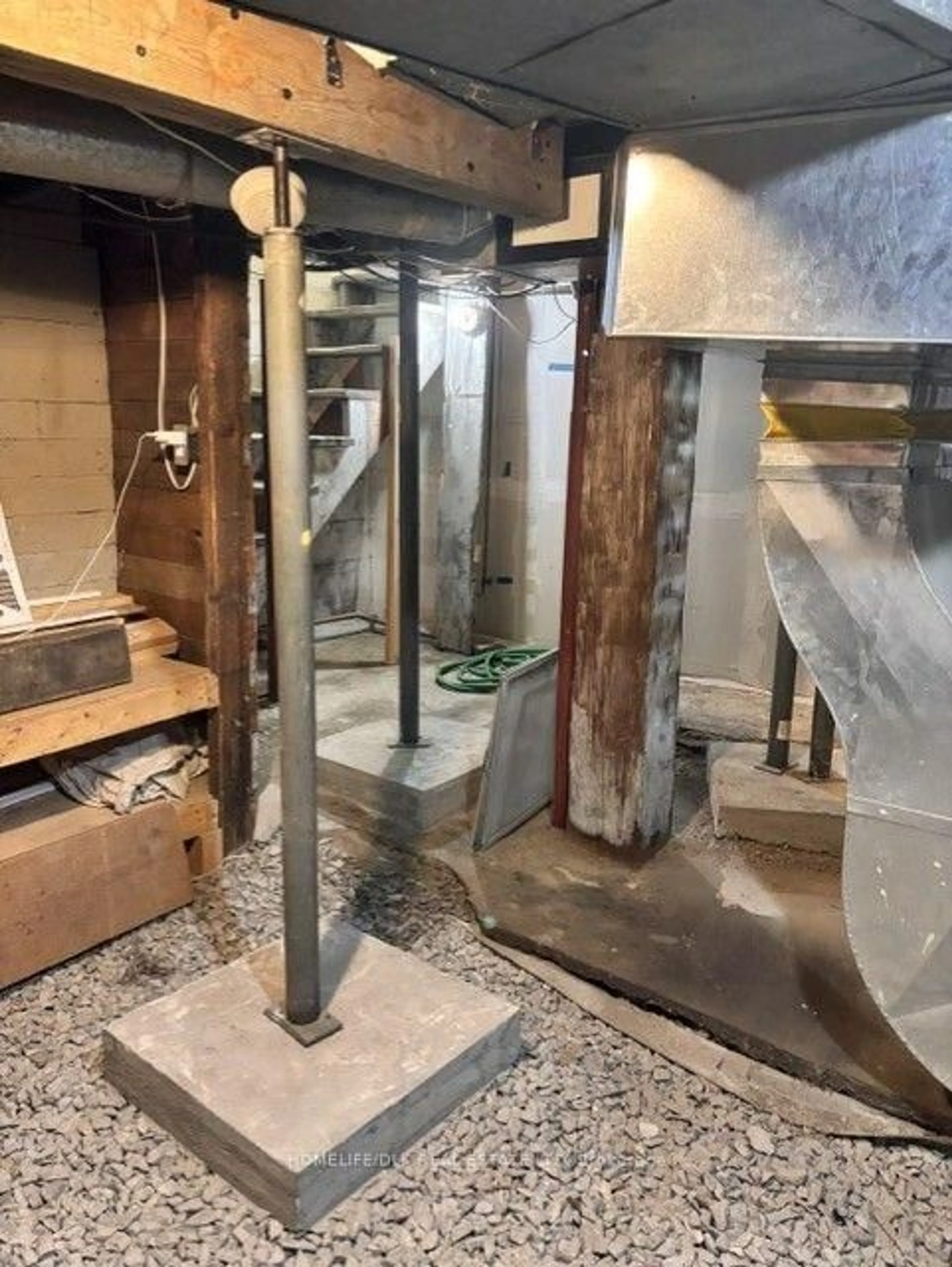 Contemporary bathroom, unknown for 72-74 Park St, Brockville Ontario K6V 2G5