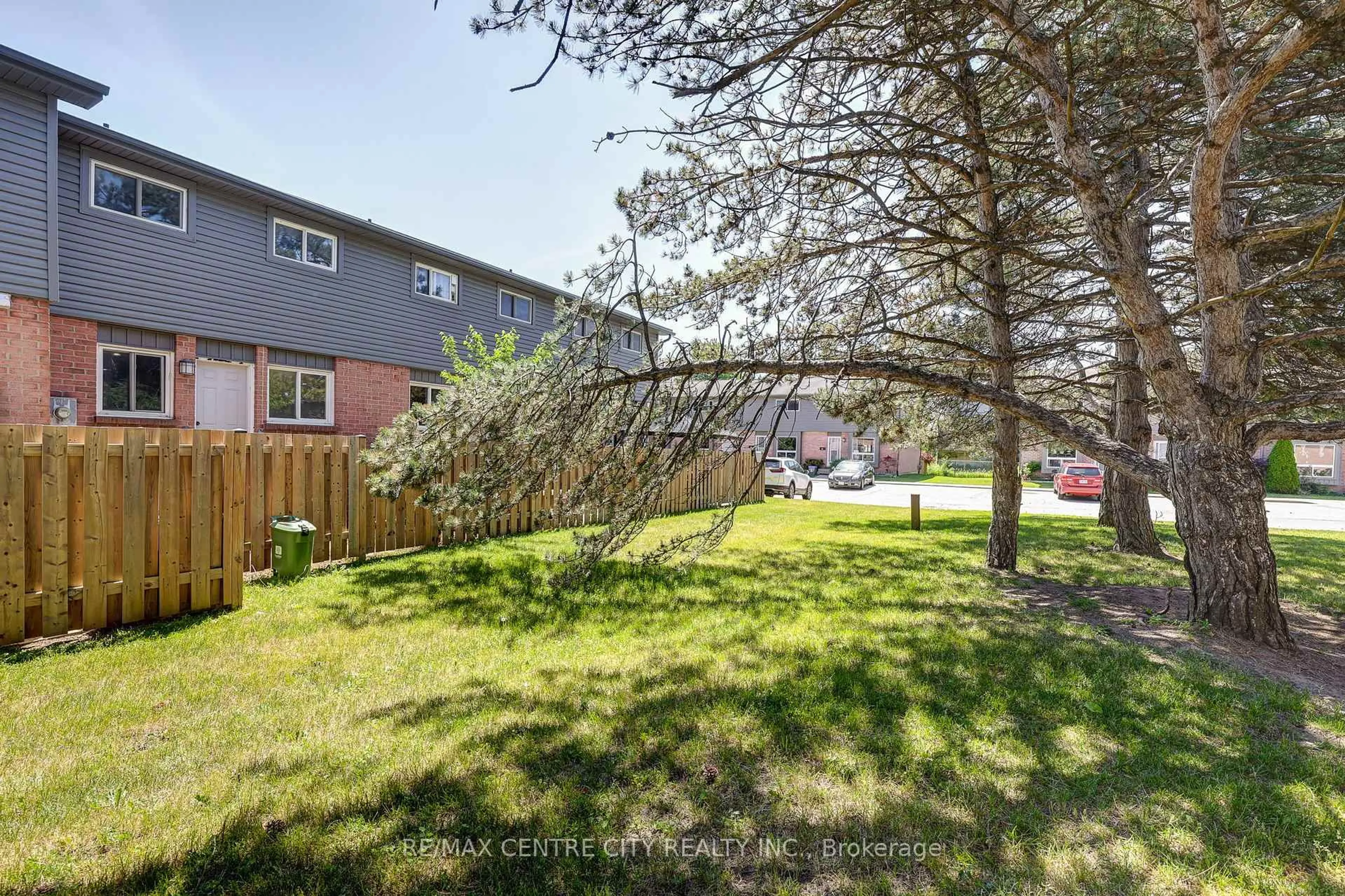 Patio, street for 1443 Huron St #41, London East Ontario N5V 2E6