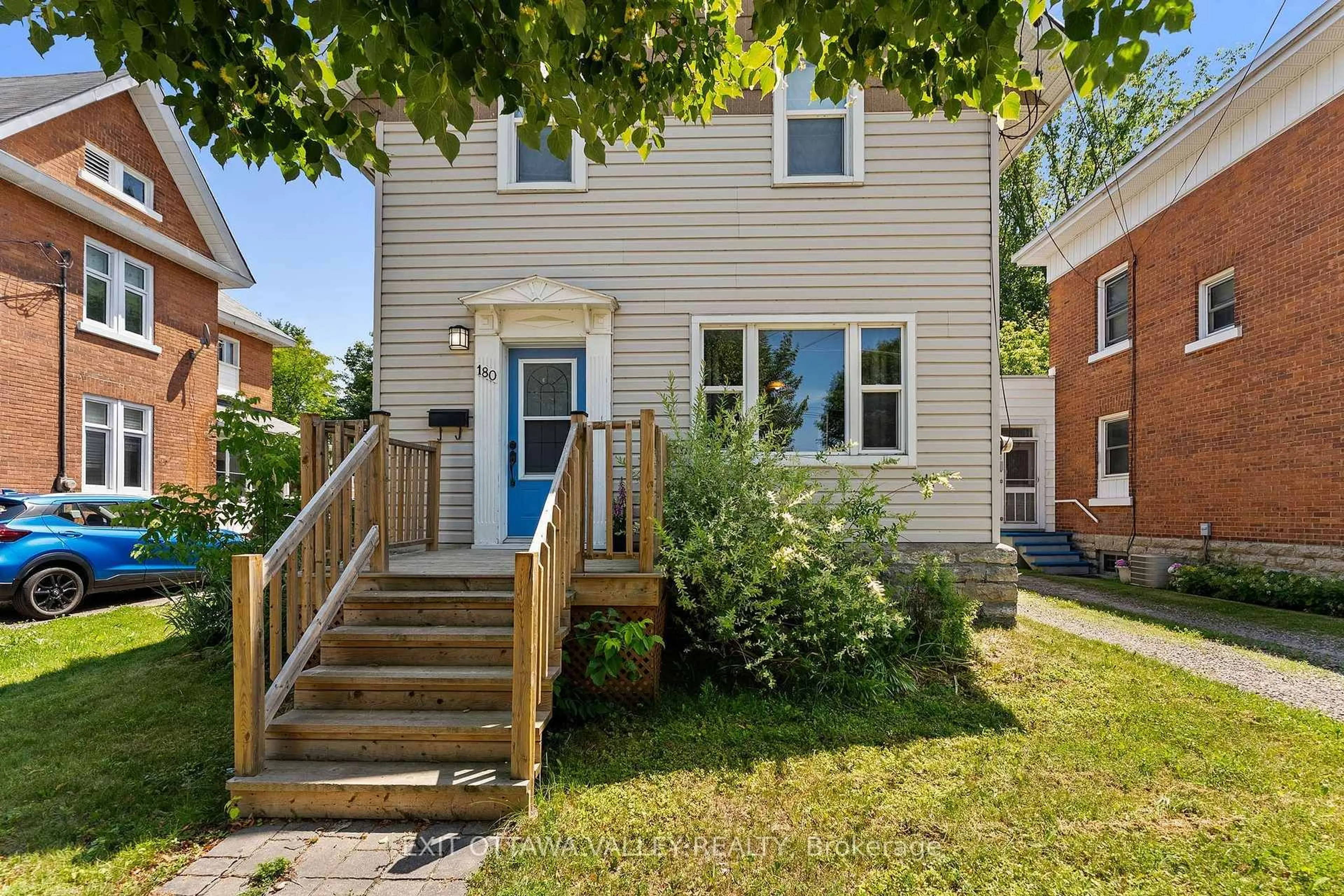 Home with brick exterior material, street for 180 Mary St, Pembroke Ontario K8A 5V6