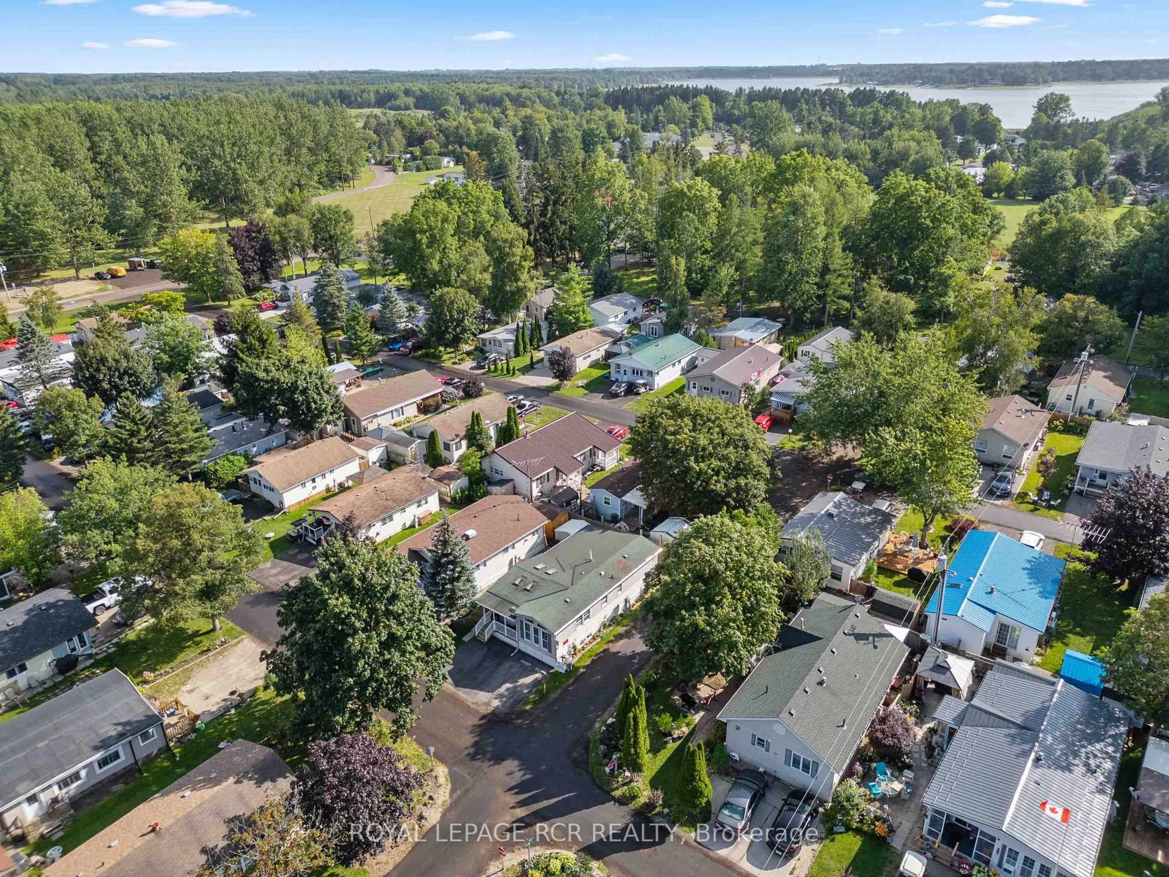 A pic from outside/outdoor area/front of a property/back of a property/a pic from drone, unknown for 465 Spruce St, Centre Wellington Ontario N1M 2W5