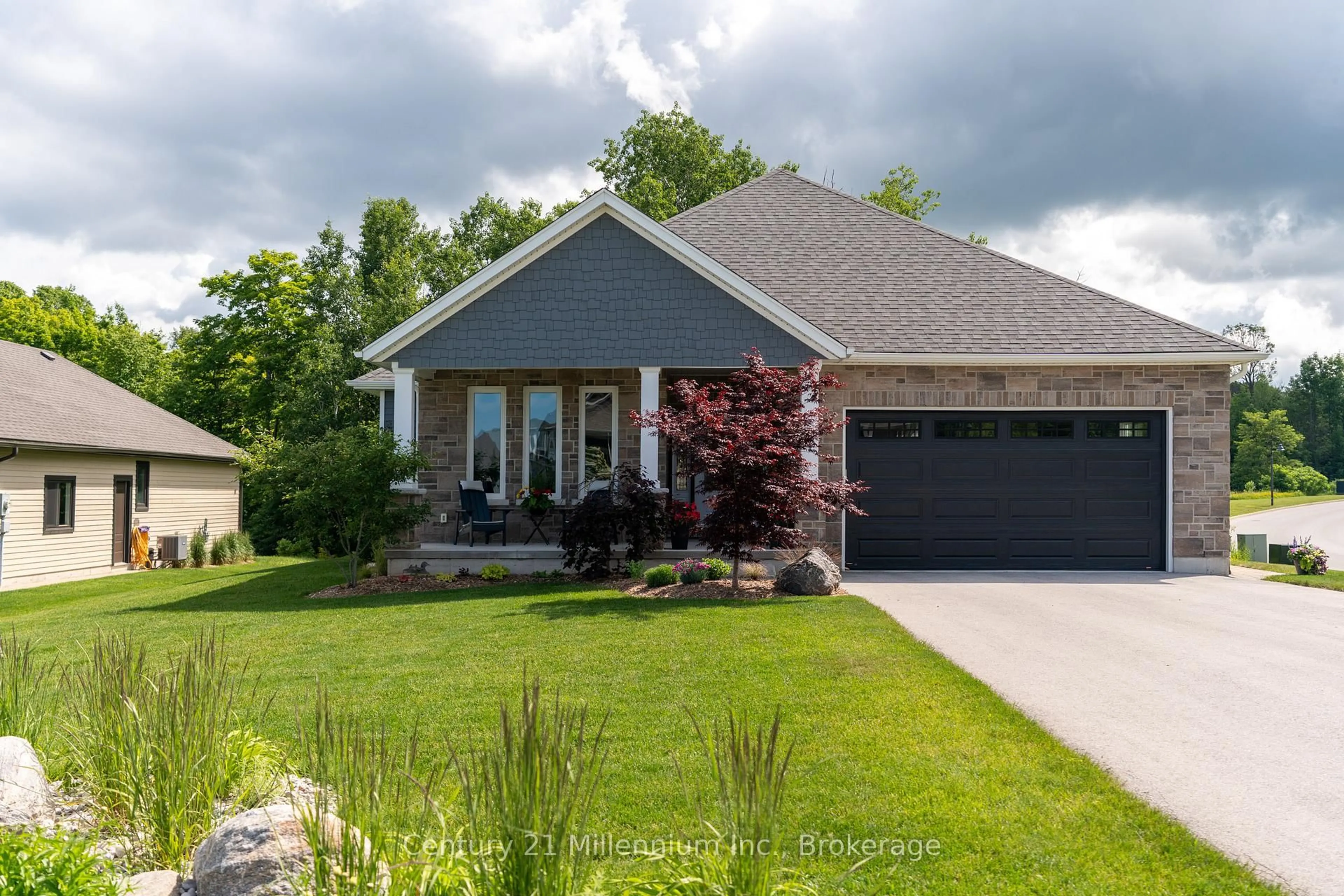 Home with brick exterior material, street for 401 Algoma Cres, Georgian Bluffs Ontario N0H 1S0