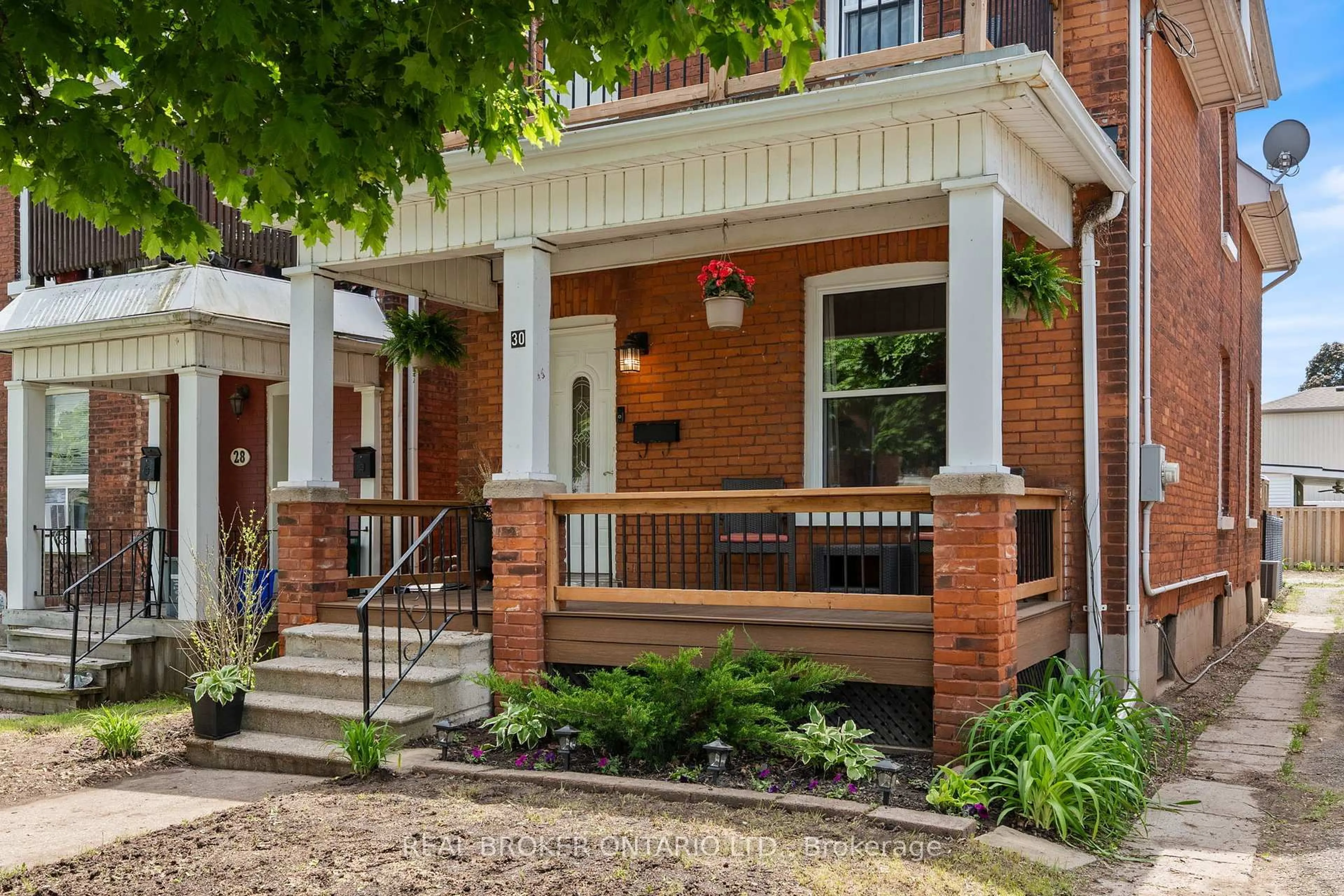 Home with brick exterior material, street for 30 DUNDAS St, Brantford Ontario N3R 1R9