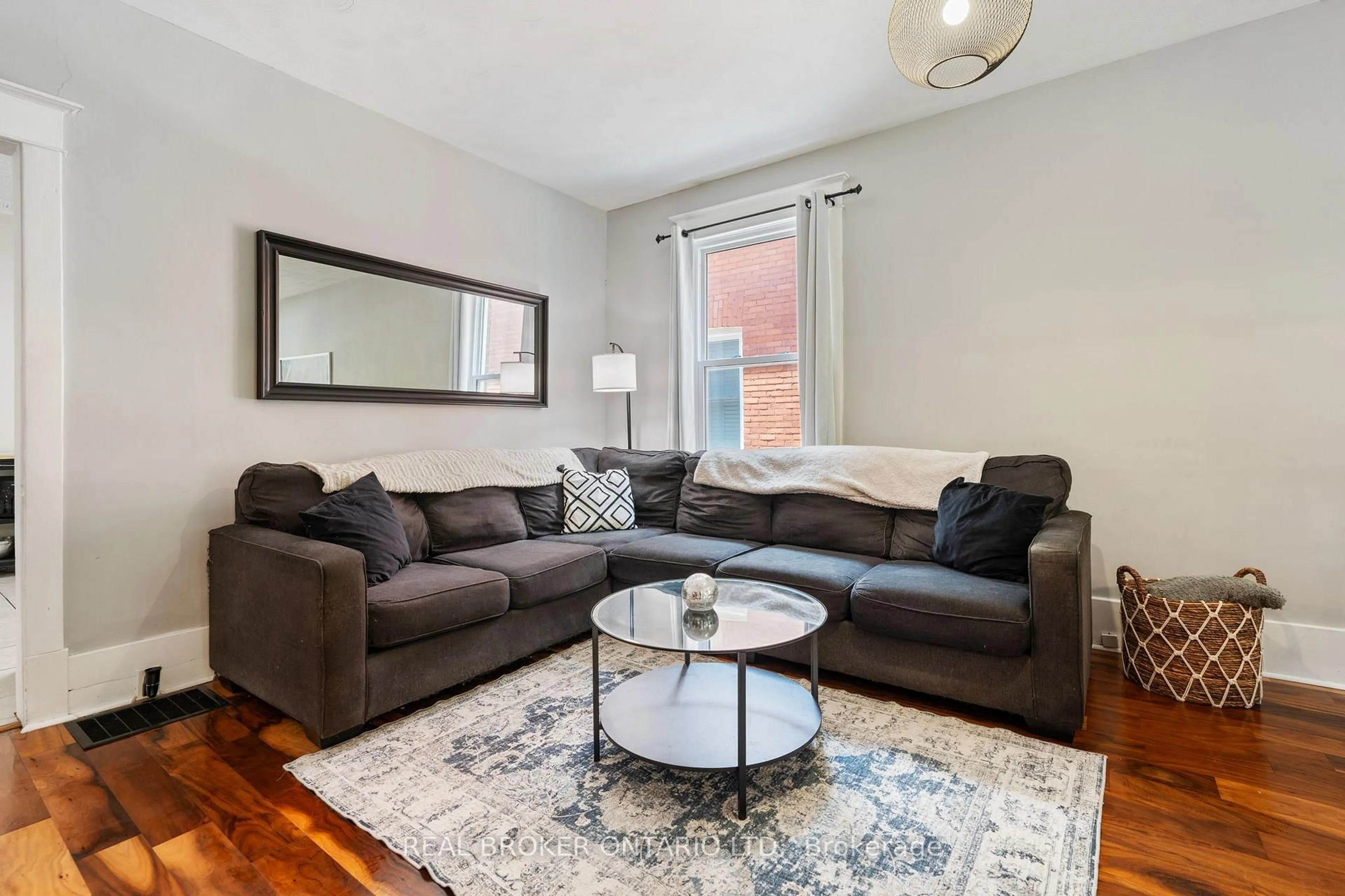 Living room with furniture, unknown for 30 DUNDAS St, Brantford Ontario N3R 1R9
