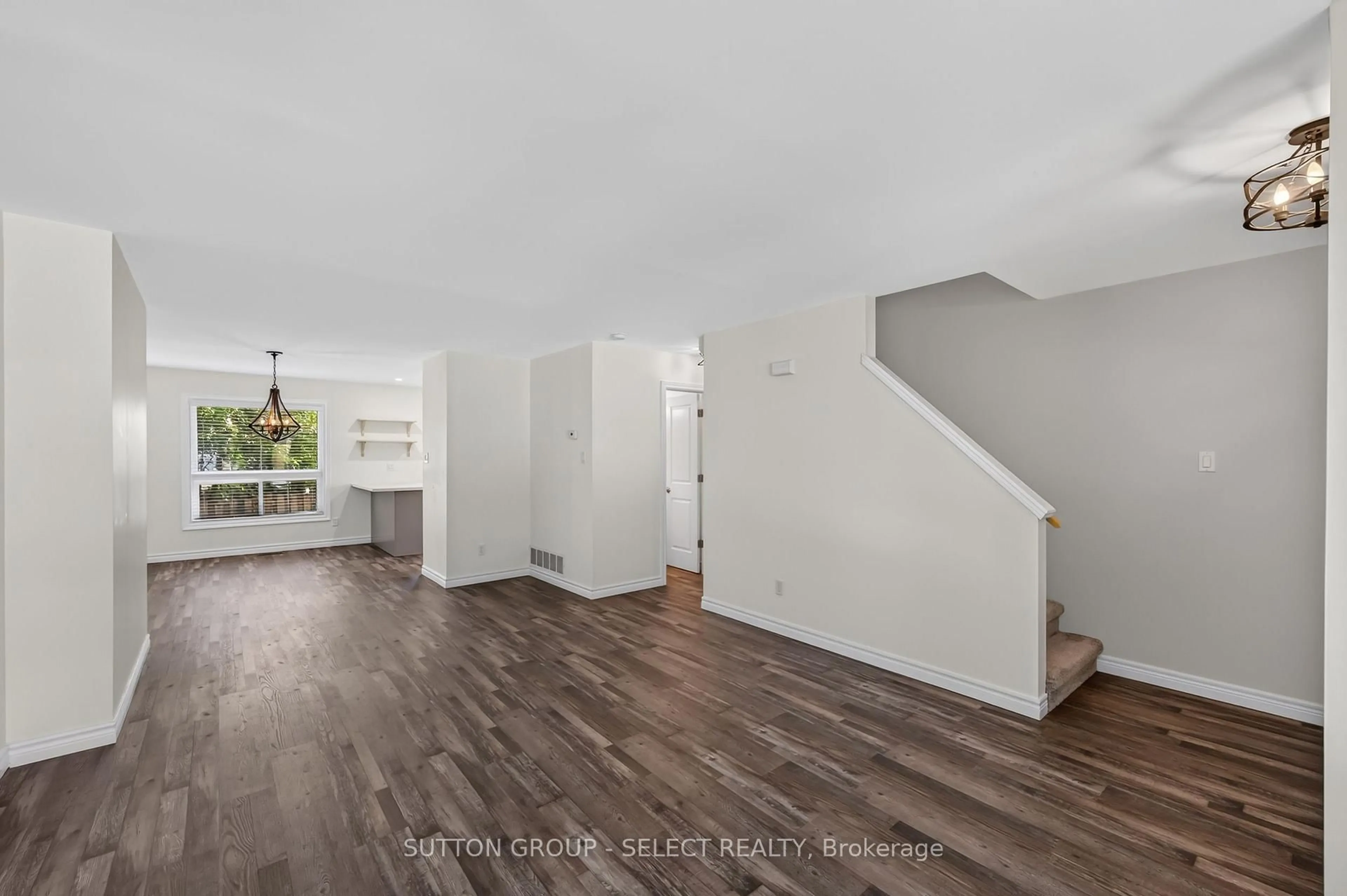 A pic of a room for 925 Lawson Rd #8, London North Ontario N6G 4X3