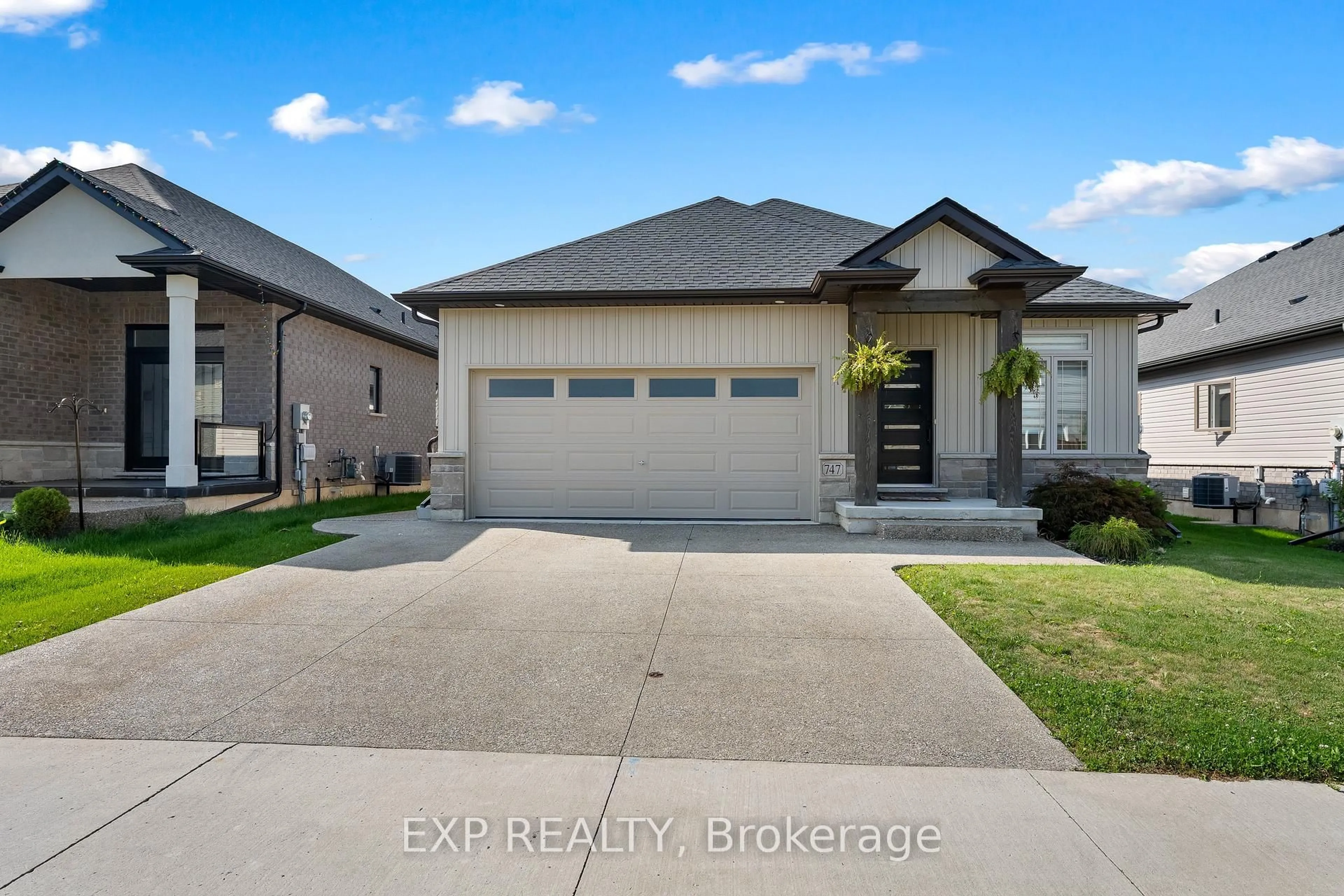 Home with brick exterior material, street for 747 Gaiser Rd, Welland Ontario L3C 0E4