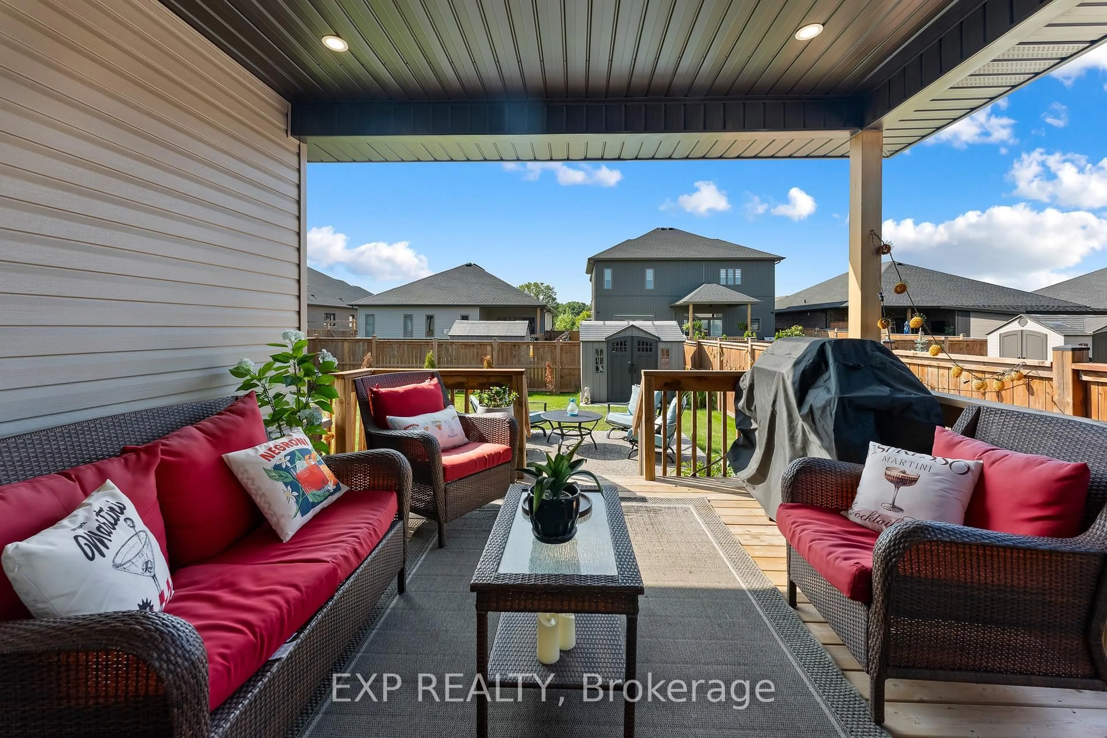 Patio, water/lake/river/ocean view for 747 Gaiser Rd, Welland Ontario L3C 0E4