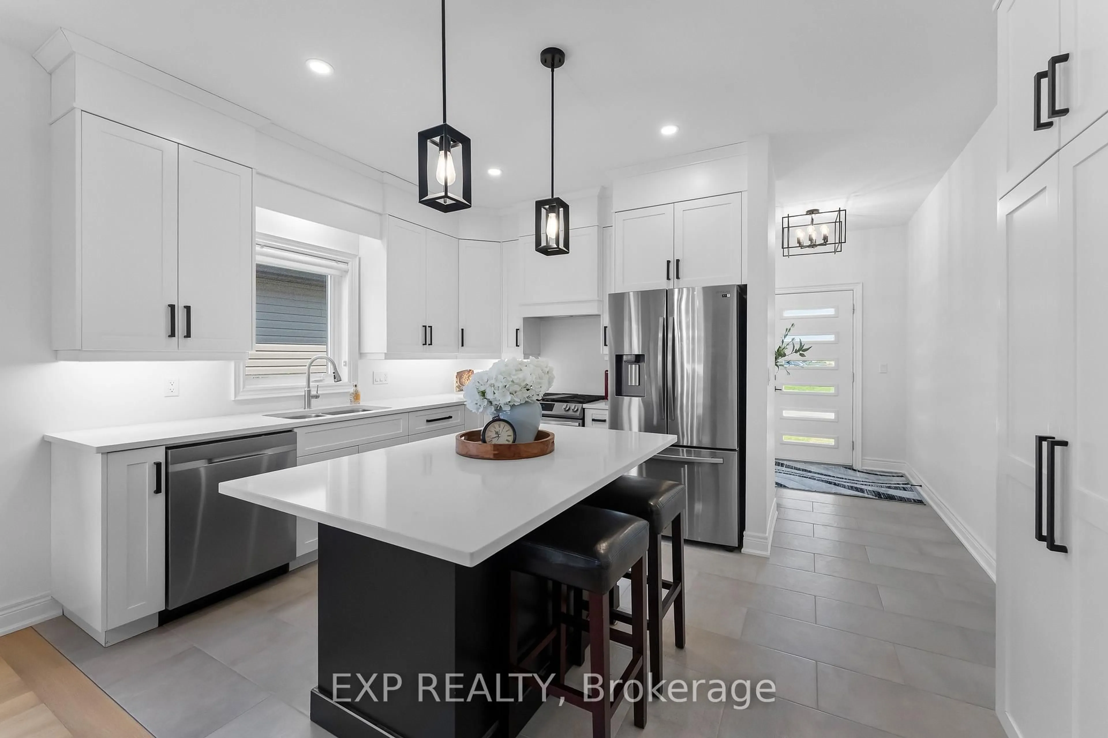 Open concept kitchen, ceramic/tile floor for 747 Gaiser Rd, Welland Ontario L3C 0E4