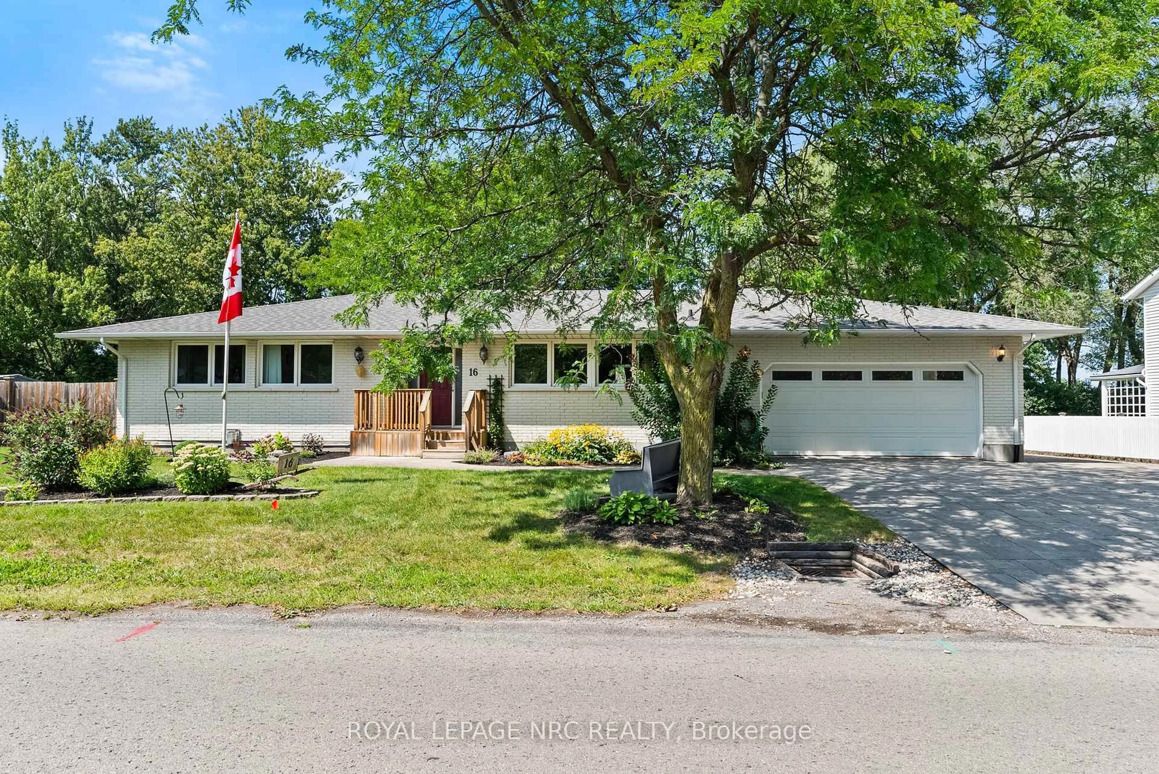 Unknown for 16 DUMFRIES St, Niagara-on-the-Lake Ontario L0S 1L0