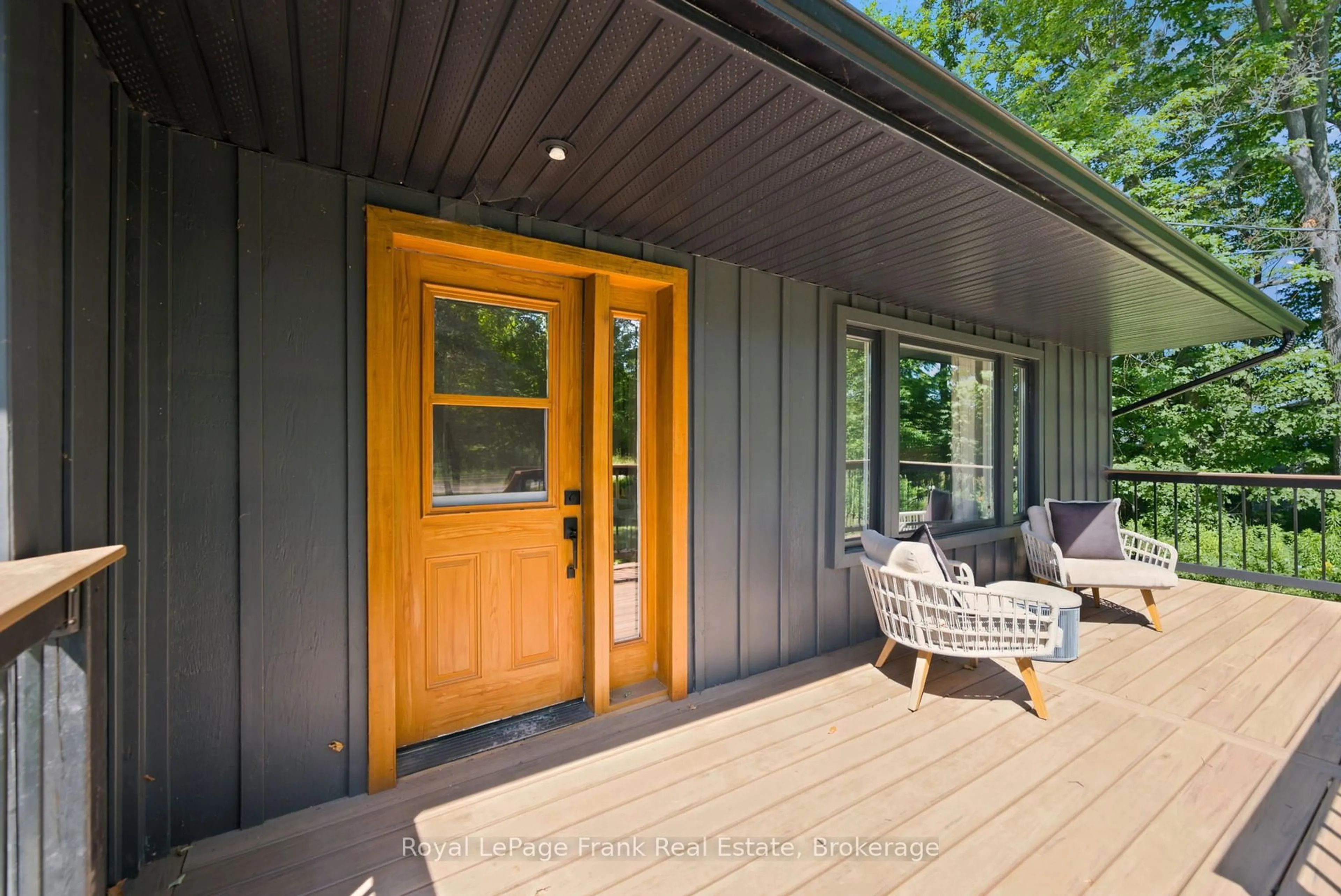 Indoor entryway for 3186 Buckhorn Rd, Selwyn Ontario K0L 2H0