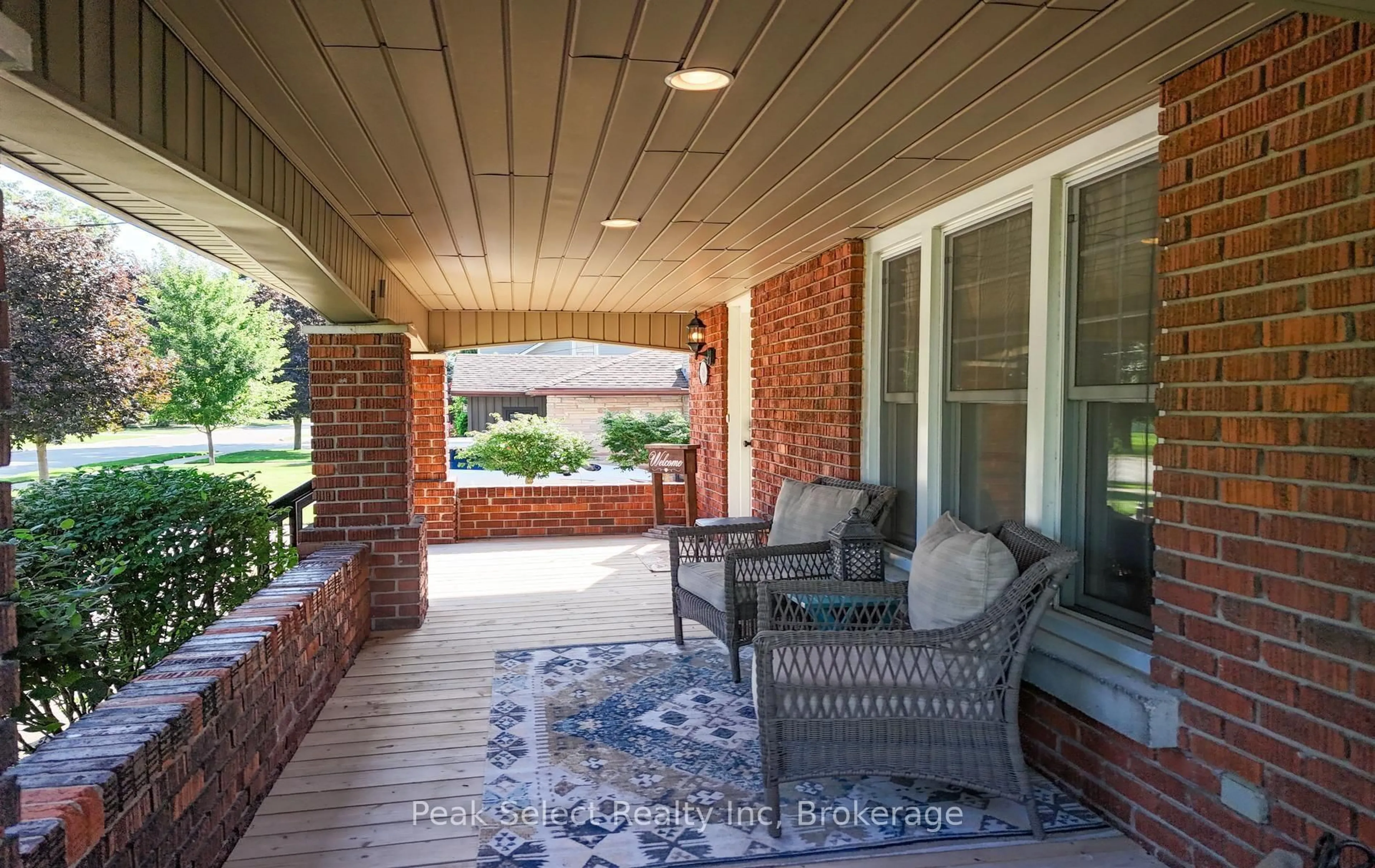 Patio, unknown for 318 Elizabeth St, St. Marys Ontario N4X 1C8