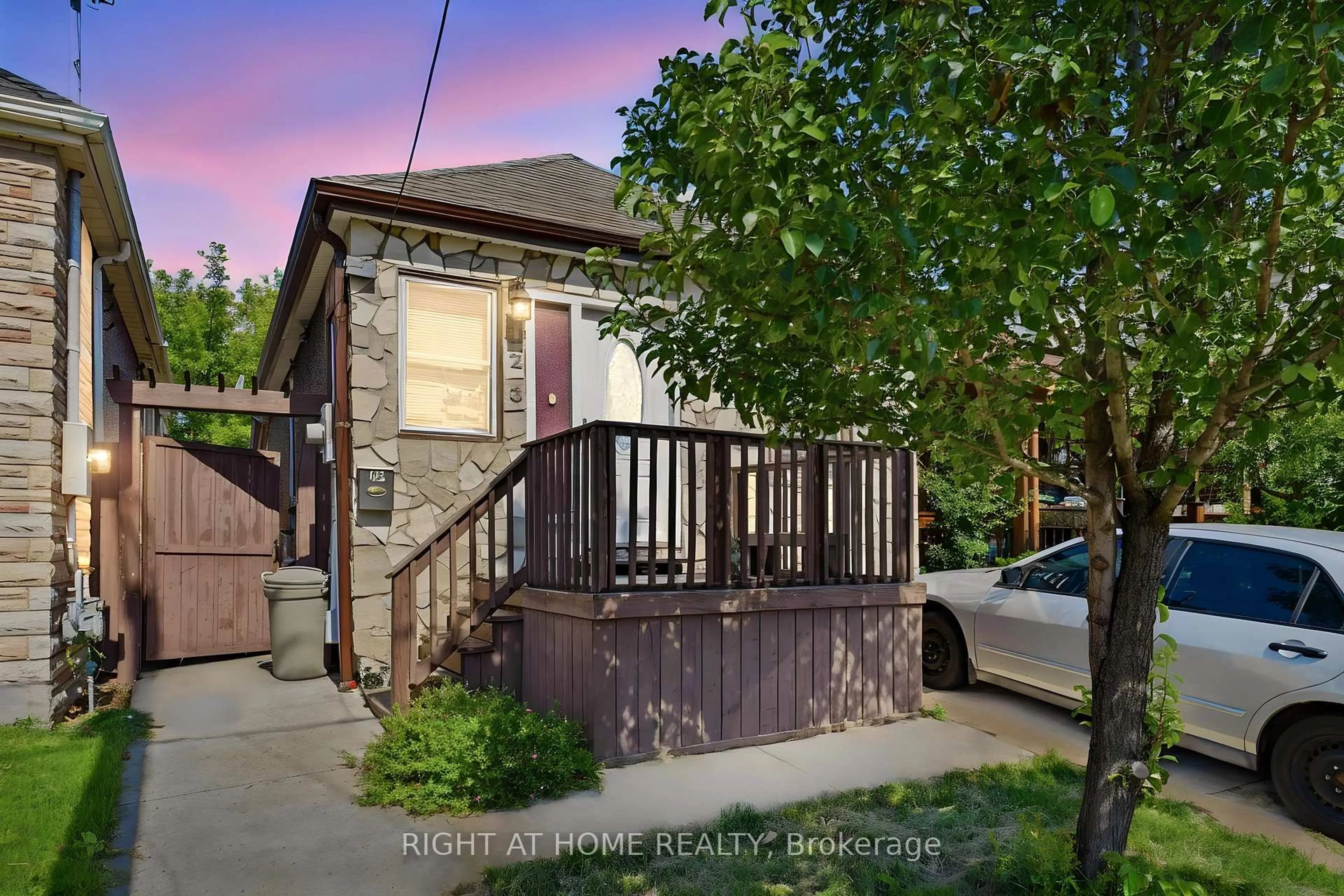 Unknown for 123 Crosthwaite Ave, Hamilton Ontario L8H 4V4