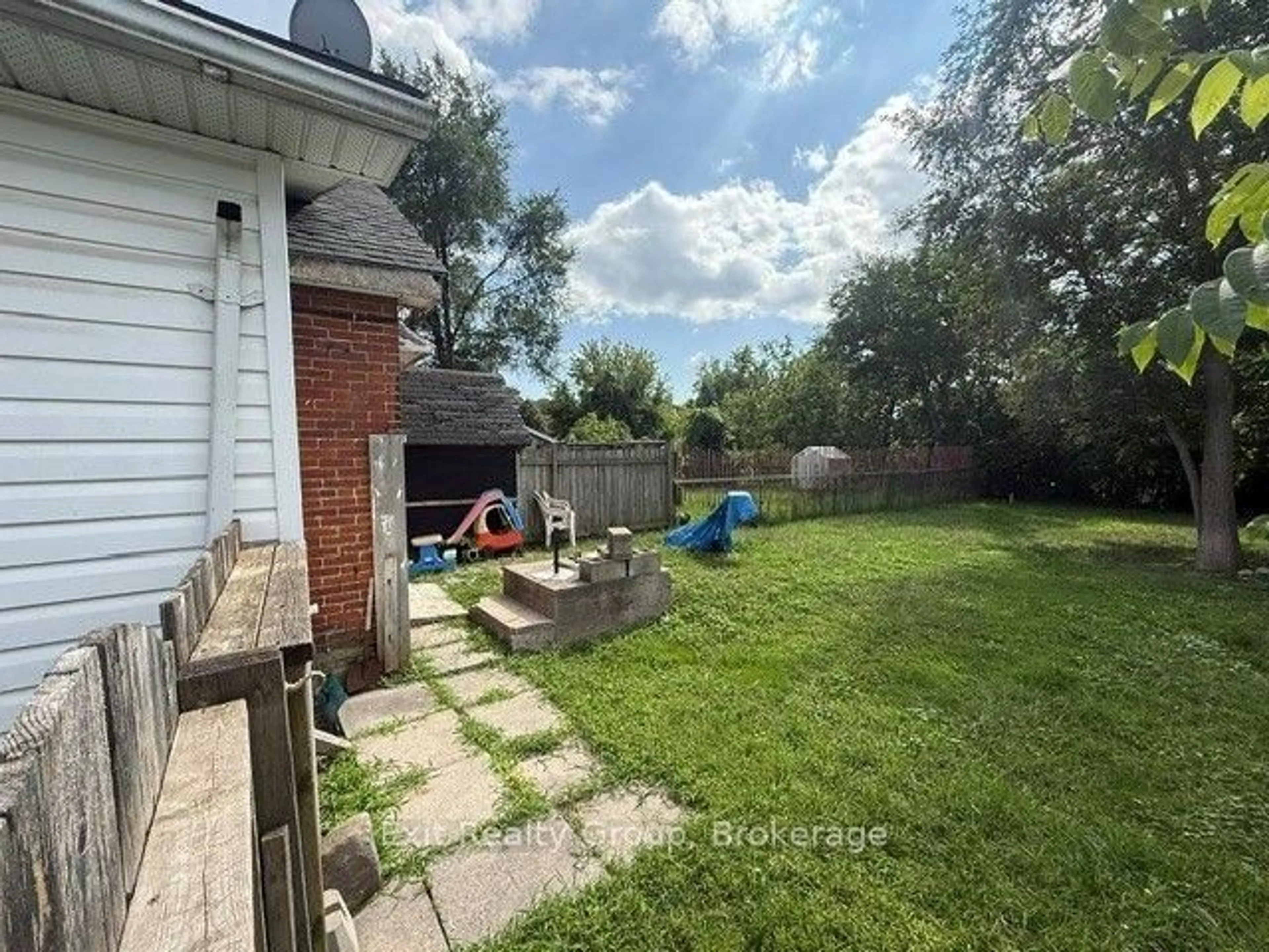 A pic from outside/outdoor area/front of a property/back of a property/a pic from drone, street for 36 Bettes St, Belleville Ontario K8N 3W6