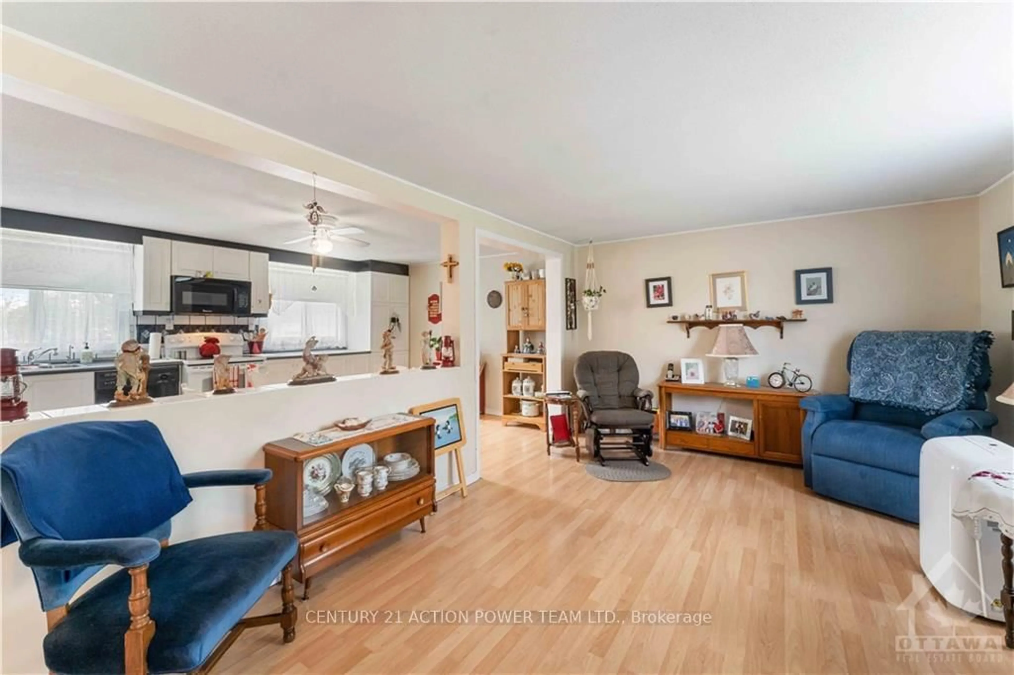 Open concept kitchen, unknown for 1512 BLACKHEATH St, Ottawa Ontario K1E 1K7