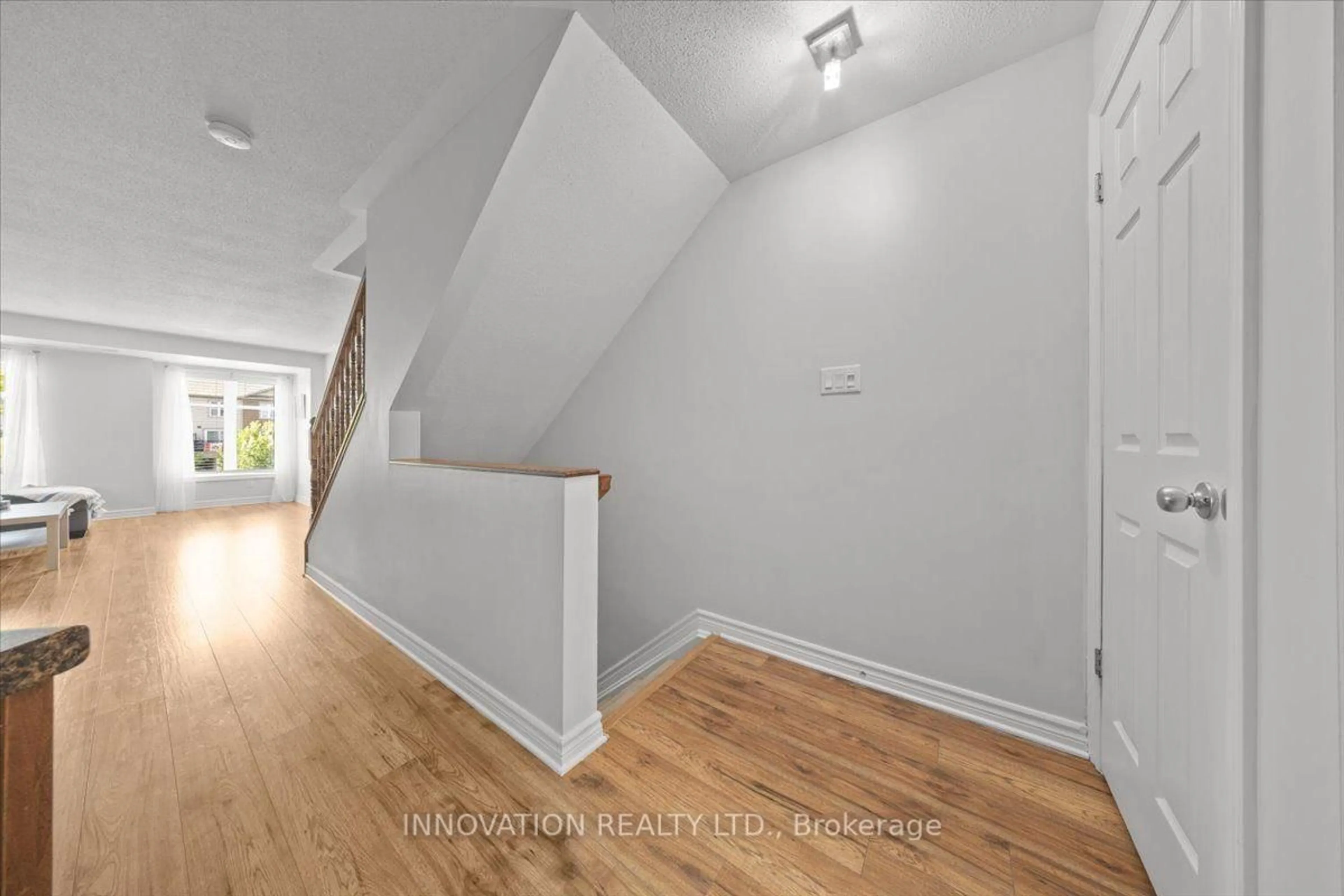 A pic of a room for 742B Chapman Mills Dr, Ottawa Ontario K2J 3V2