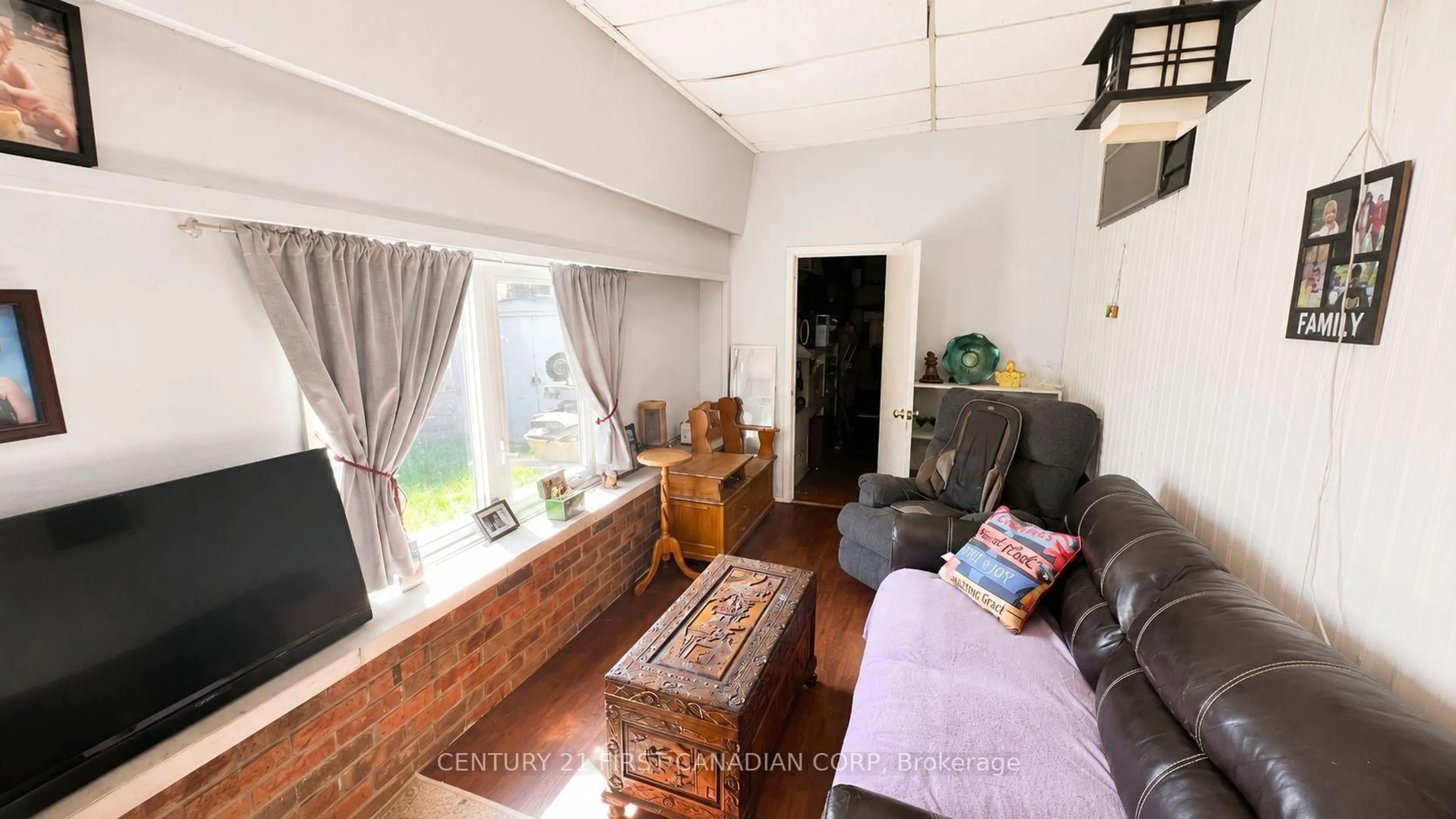 A pic of a room for 198 SPRINGBANK Dr #92, London South Ontario N6J 1G1