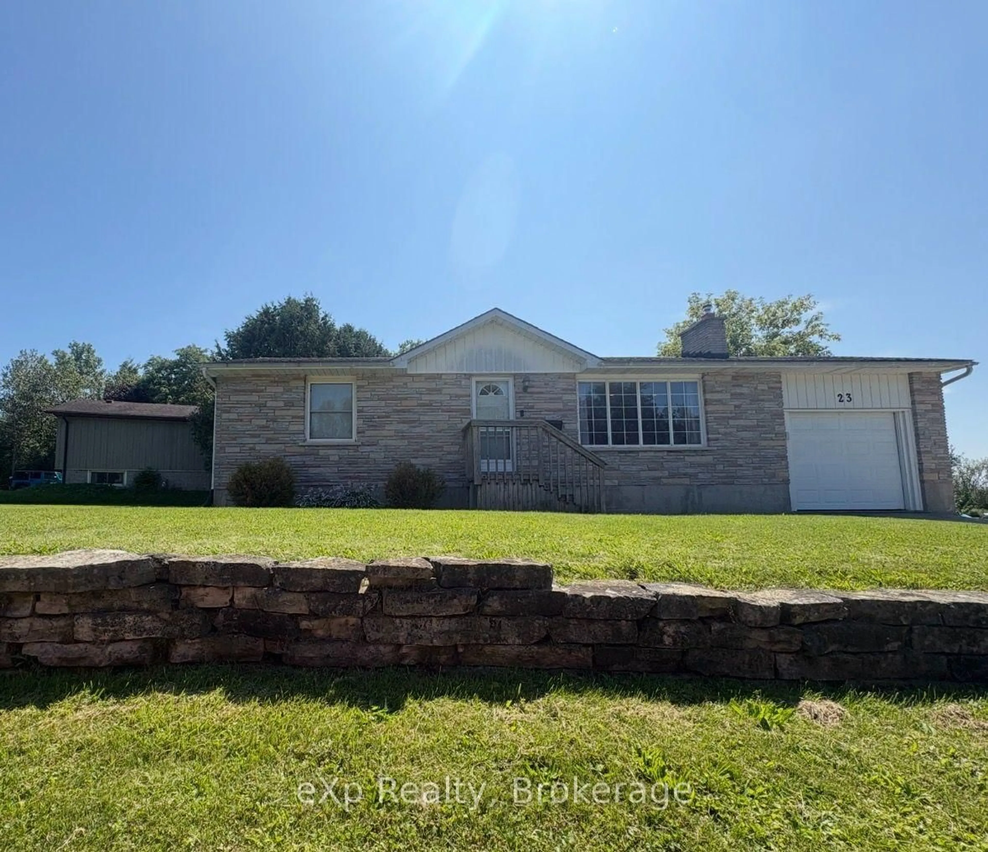 A pic from outside/outdoor area/front of a property/back of a property/a pic from drone, unknown for 23 Valleyside Dr, Brockton Ontario N0G 2V0