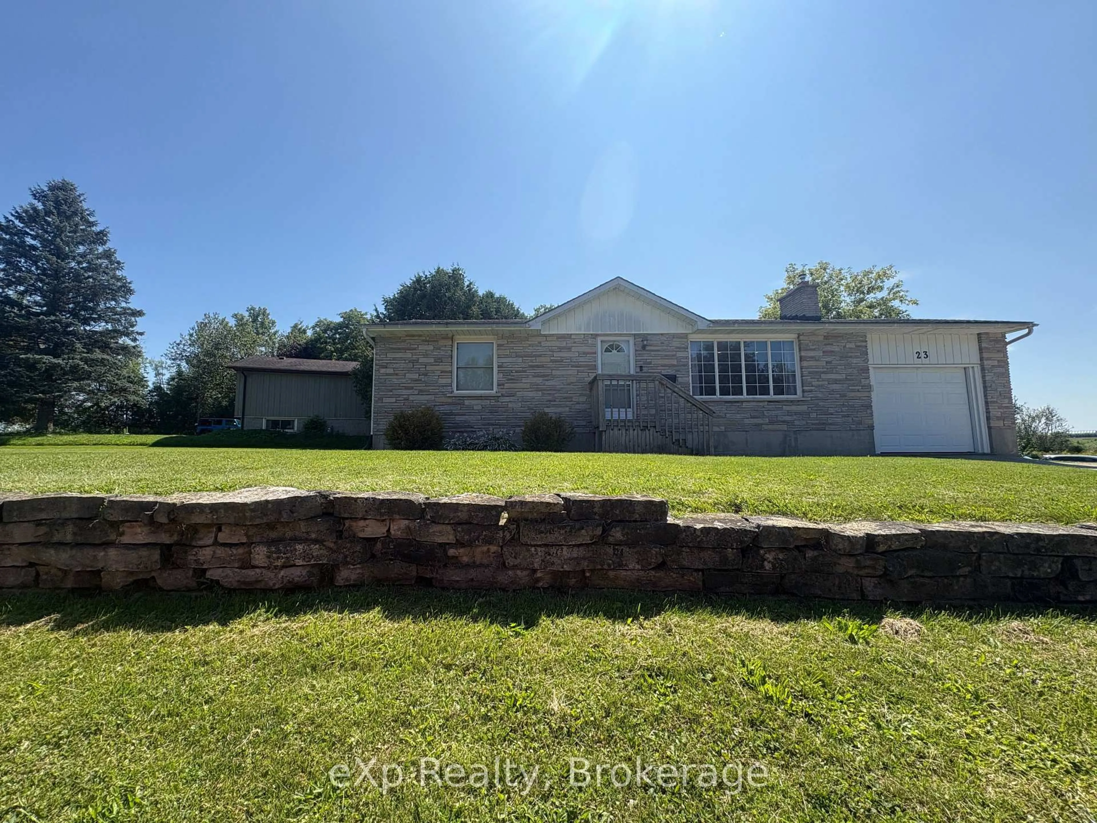 A pic from outside/outdoor area/front of a property/back of a property/a pic from drone, unknown for 23 Valleyside Dr, Brockton Ontario N0G 2V0