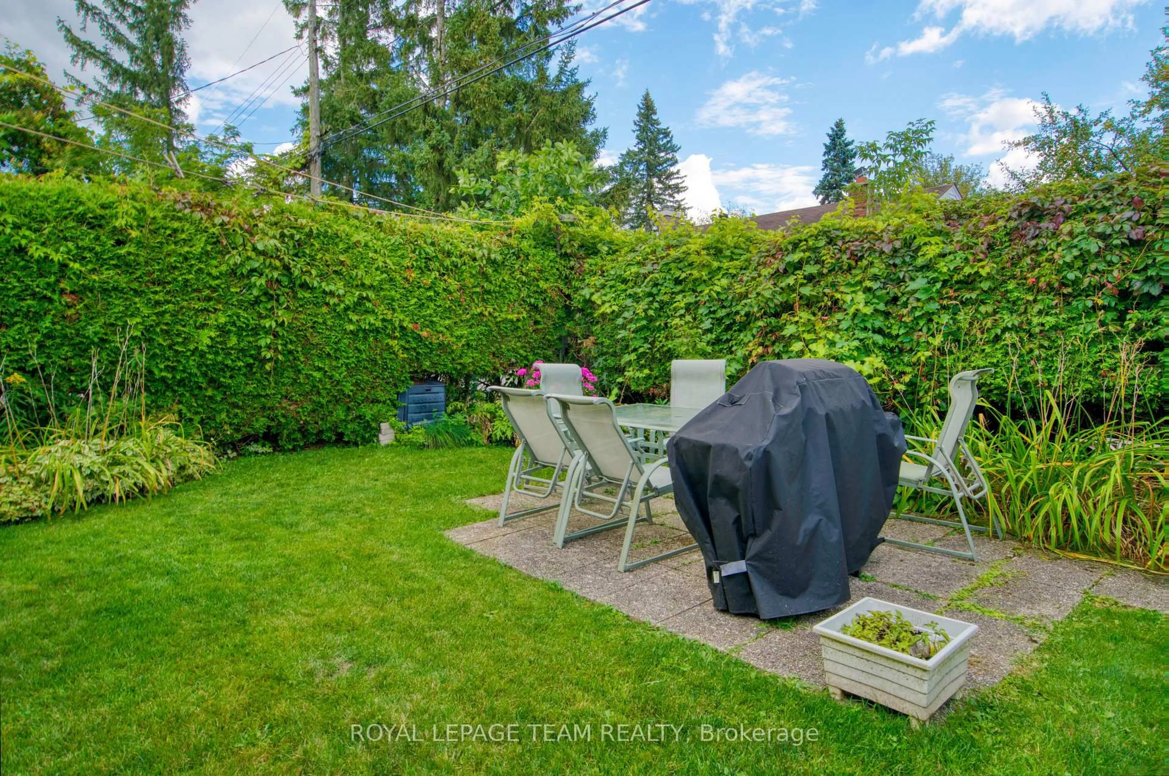 Patio, unknown for 1072 Aldea Ave, Ottawa Ontario K1H 8B9