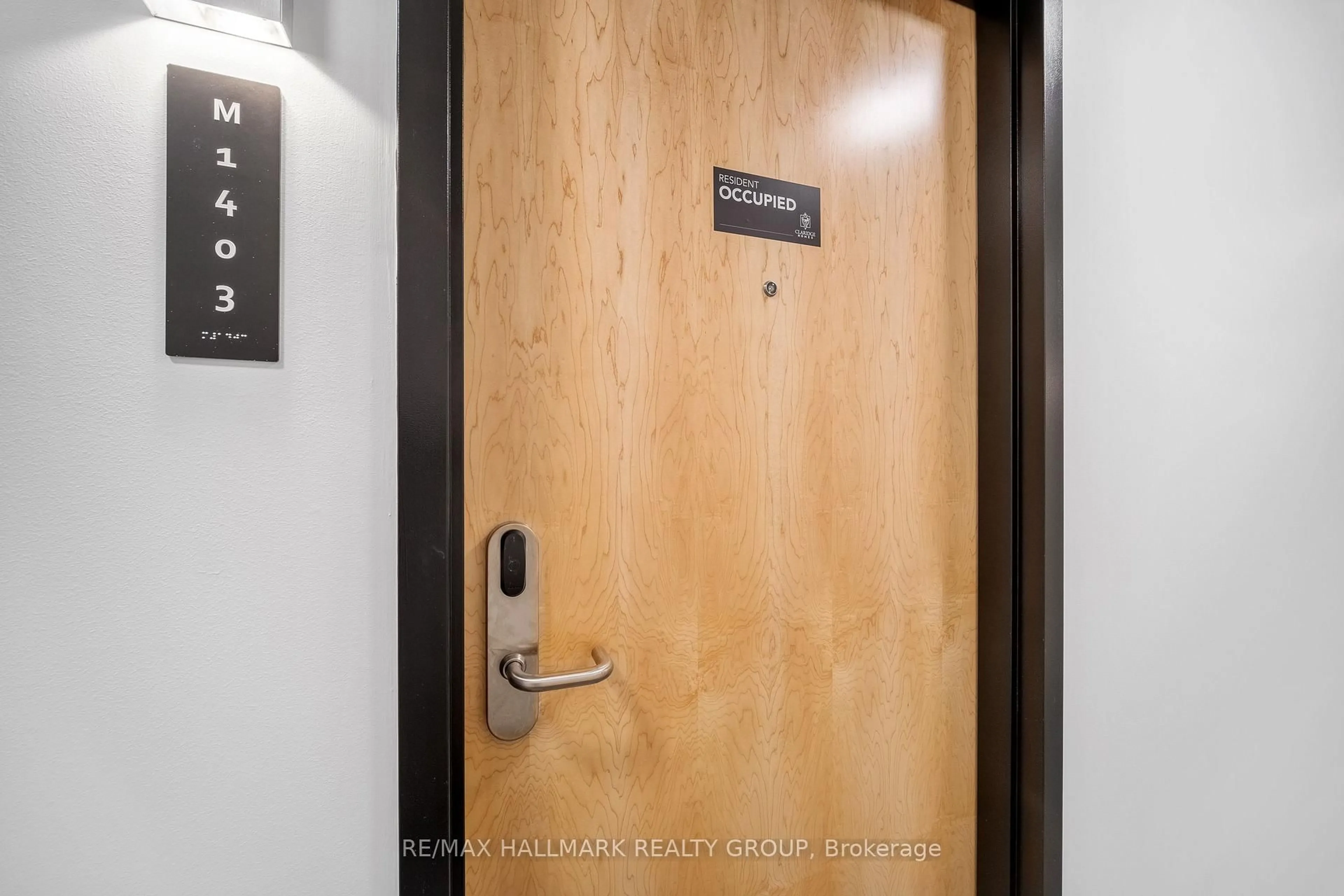 Indoor entryway for 340 QUEEN St #1403, Ottawa Ontario K1R 0G1