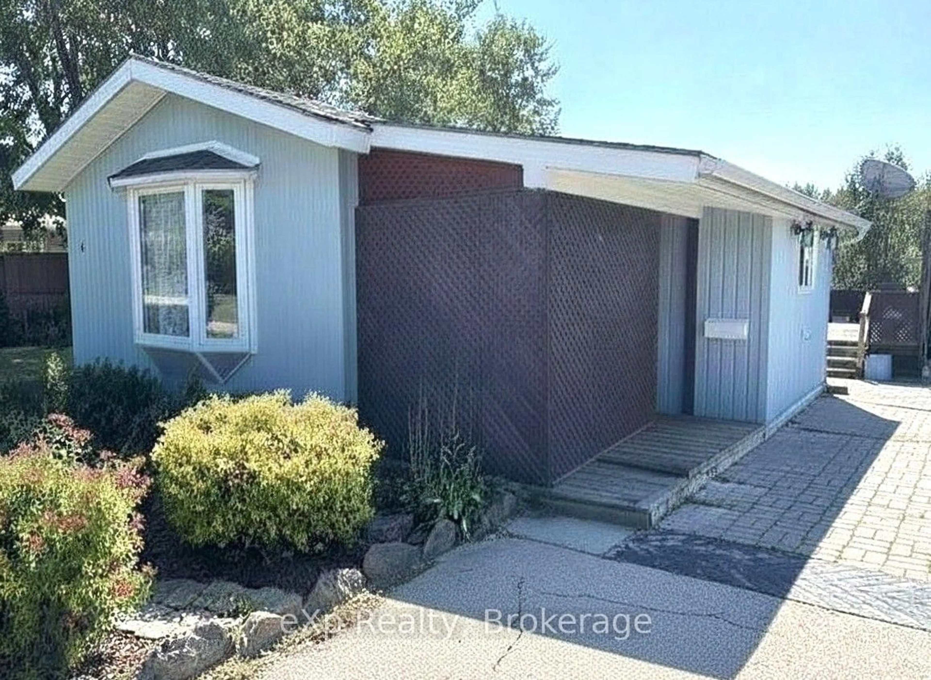 Home with vinyl exterior material, street for 230 4 Concession #4, South Bruce Ontario N0G 1J0