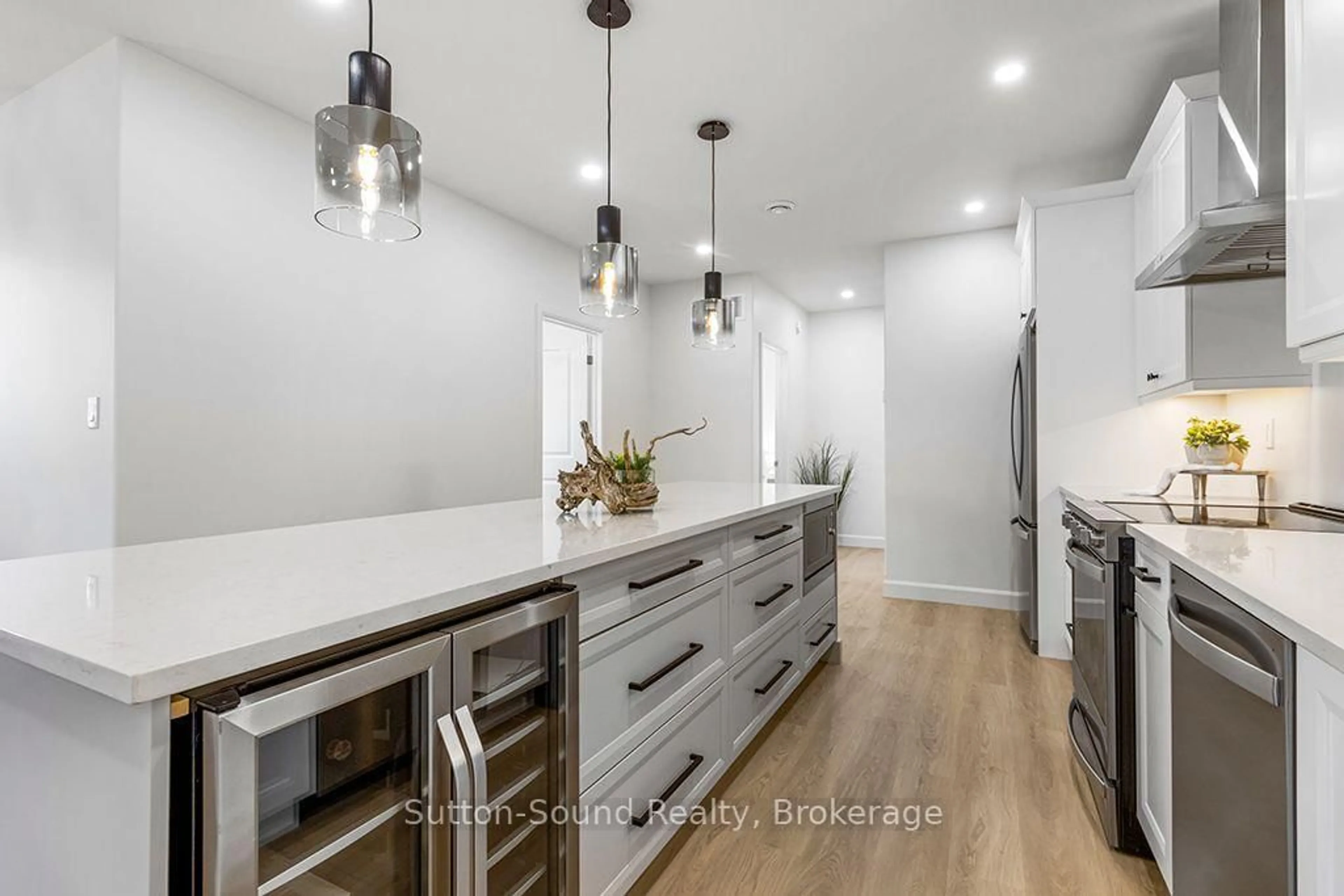Open concept kitchen, unknown for 535 Issac St #203, South Bruce Peninsula Ontario N0H 2T0