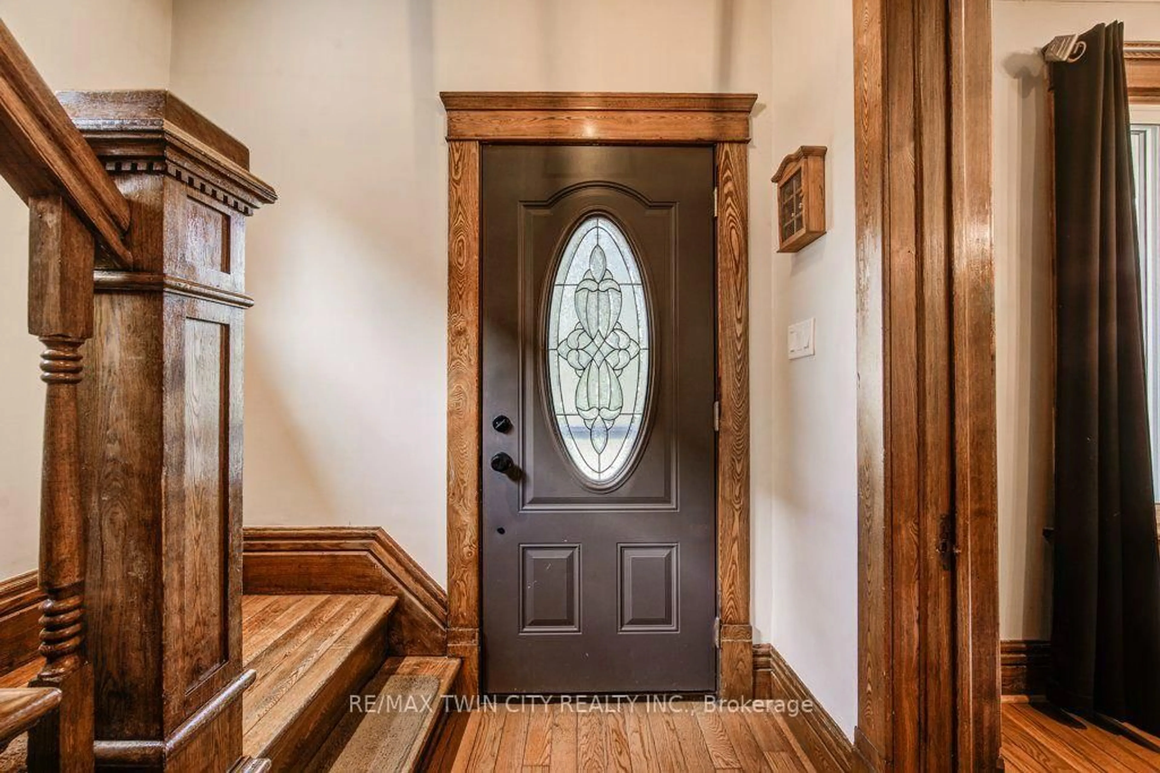Indoor entryway for 12 Queen Mary St, Wilmot Ontario N3A 2C2